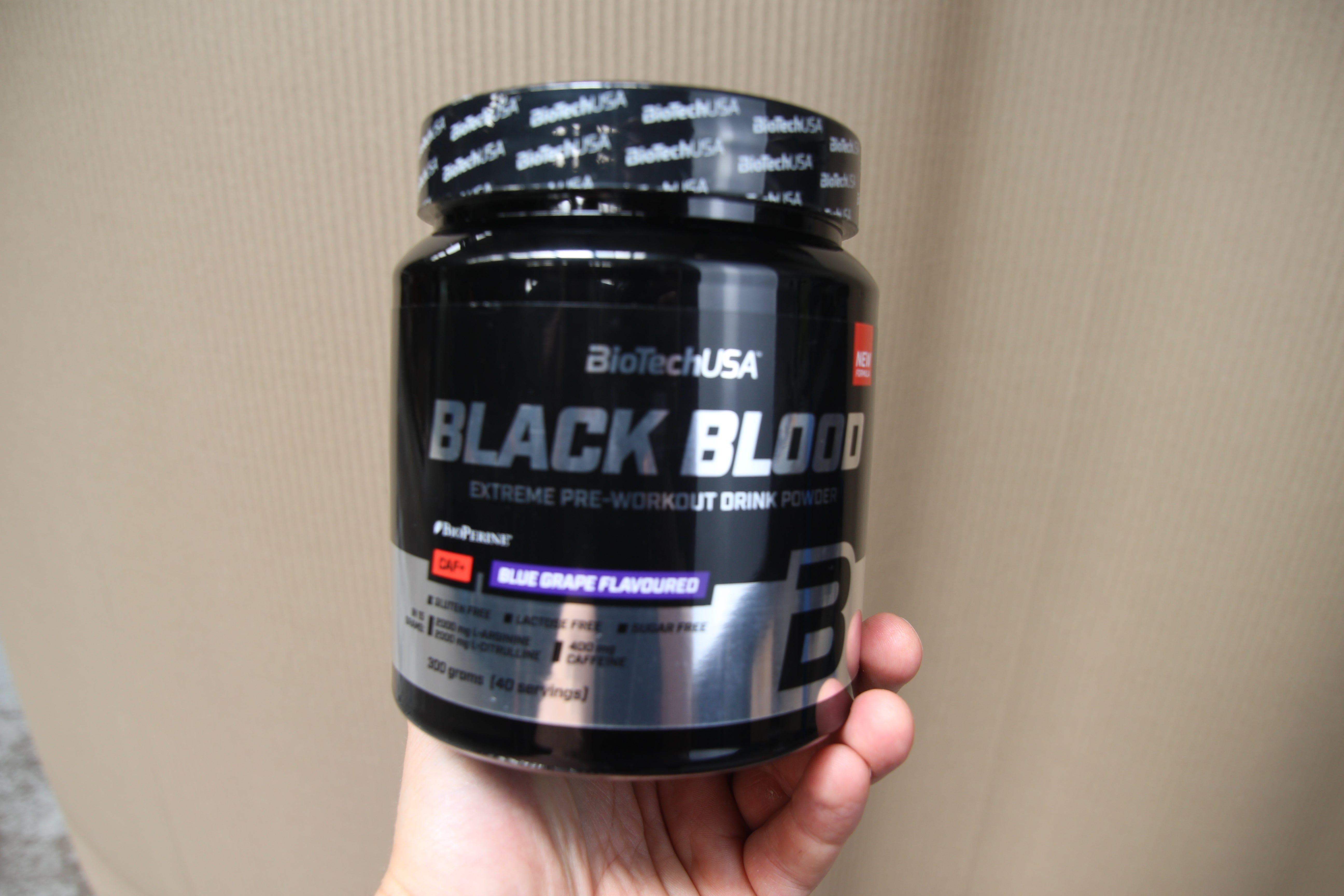 BioTechUSA Black Blood CAF+ Pre-Workout Supplement - Blue Grape Flavor | Energy Booster for Gym & Fitness Training | Ideal for Bodybuilding & Intense Workouts