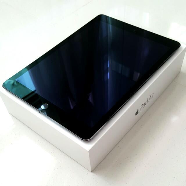 Apple iPad Air 2 16GB WiFi Tablet - Slim & Lightweight, Retina Display, iOS Device for Work, School & Entertainment