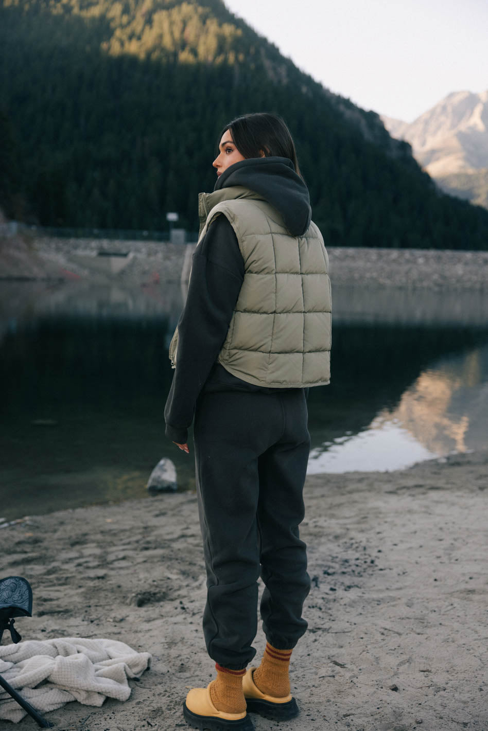 Bellese Quilted Puffer Vest for Women - Olive Green Lightweight Winter Jacket - Outdoor Hiking, Travel & Casual Wear