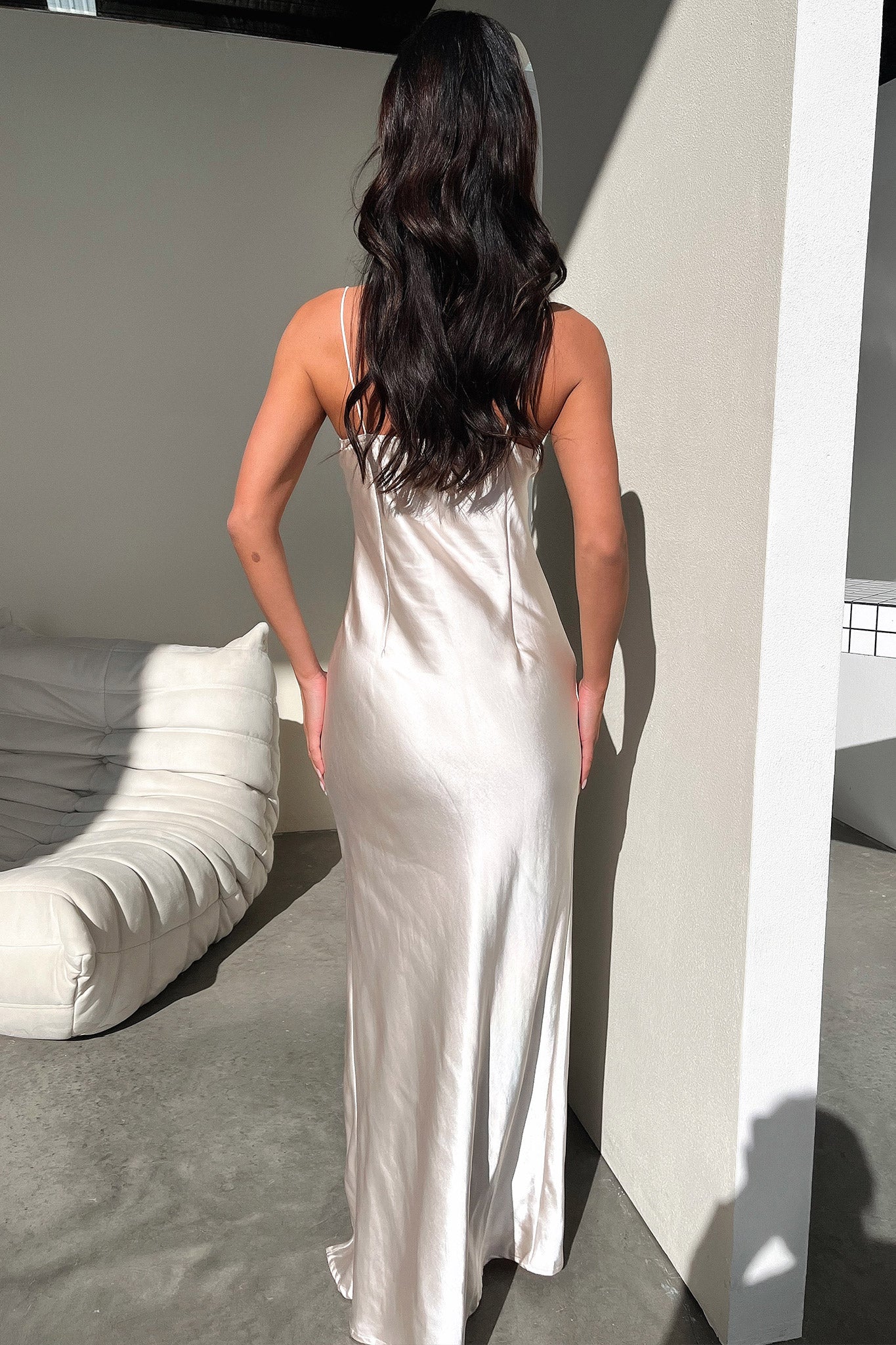 Jennifer Women's Elegant Champagne Maxi Dress for Summer Beach Wedding Party & Vacation - Flowy Long Sleeve Formal Evening Gown with Side Slit