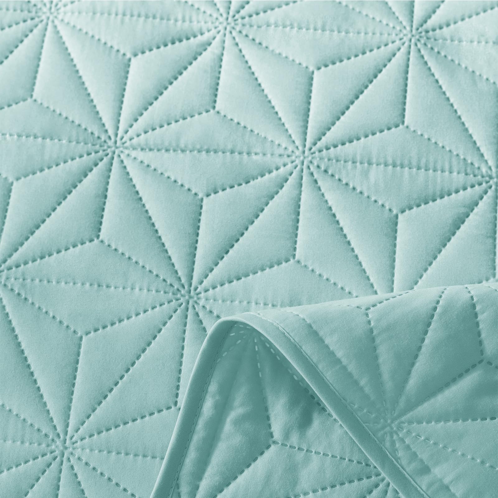 Whale Flotilla Queen Size Quilt Bedding Set - Soft Light Blue All Seasons Bedspread with Geometric Star Pattern, 3-Piece Lightweight Coverlet | Perfect for Master Bedroom, Guest Room & Cozy Home Decor