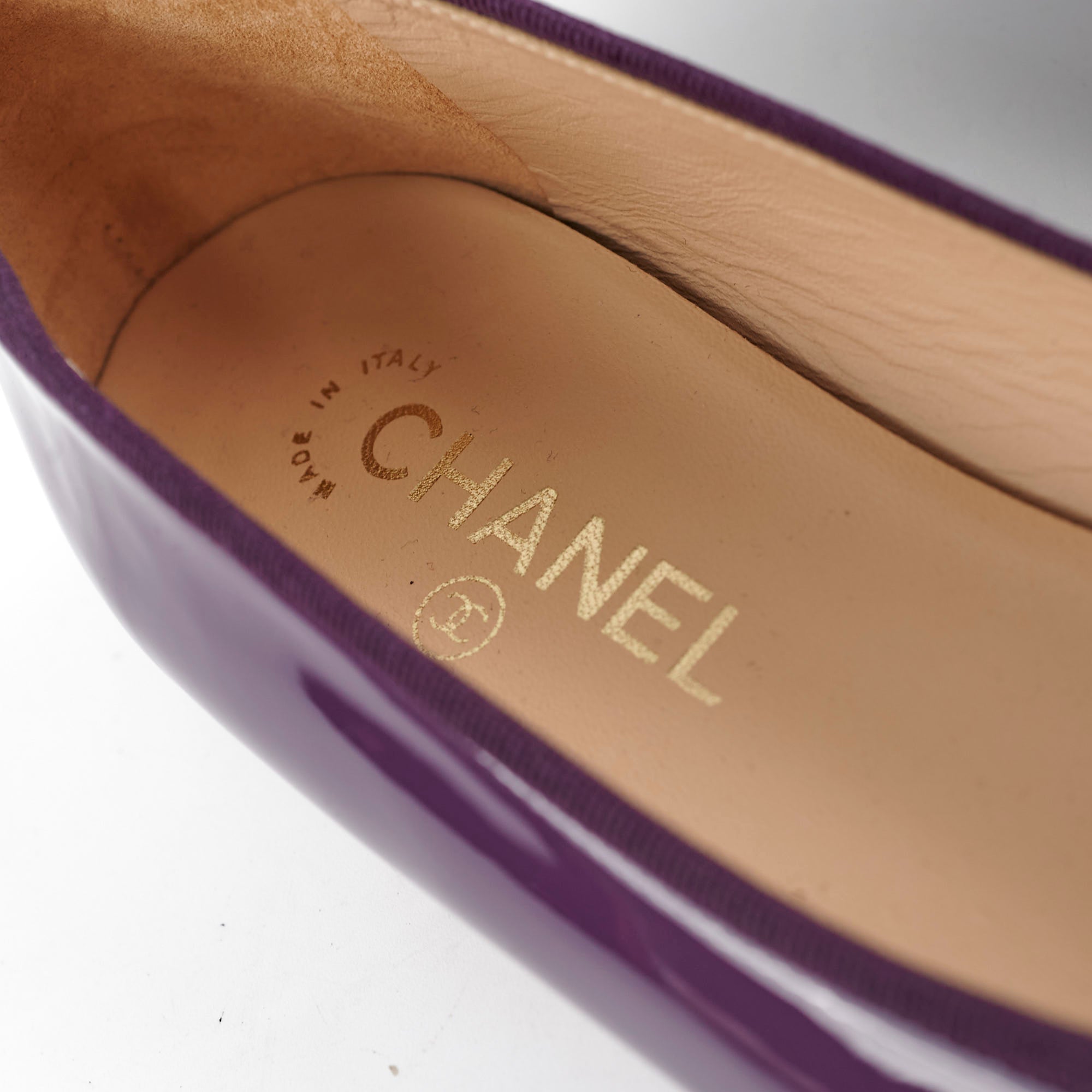 Chanel Purple Patent Leather Bow Ballet Flats Size 40C - Elegant Women's Dress Shoes for Parties, Weddings & Formal Occasions