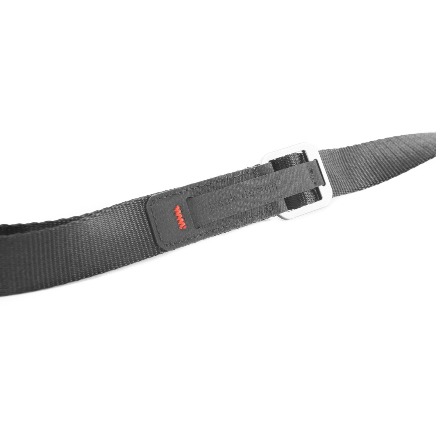 Peak Design Leash Camera Strap (Black) - Secure & Adjustable DSLR/SLR/Mirrorless Neck Strap for Photographers - Perfect for Travel, Hiking & Outdoor Photography