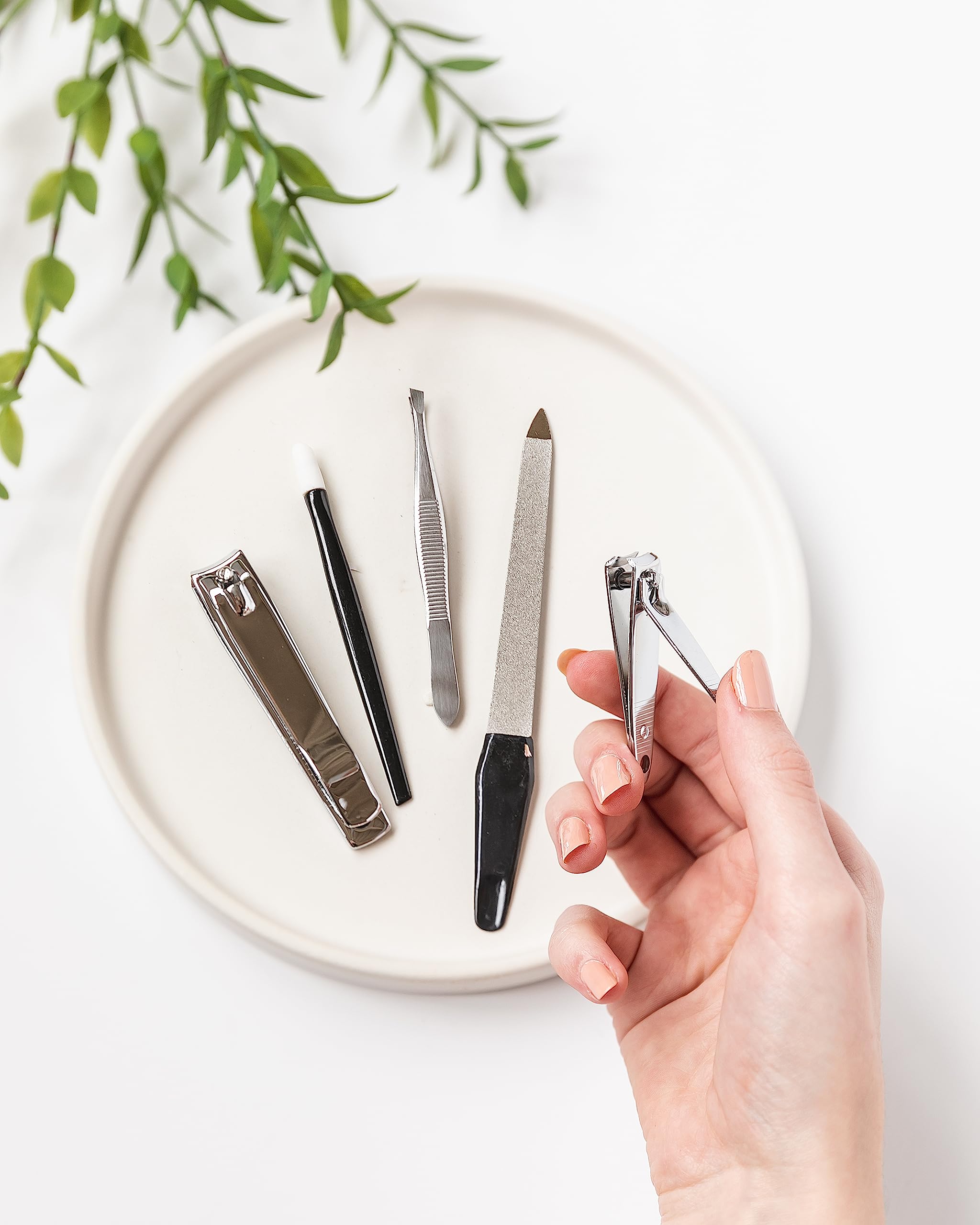 Amazon Basics 5-Piece Basic Grooming Kit for Men & Women - Nail Clippers, Tweezers, Scissors, Nail File & Cuticle Pusher - Perfect for Travel, Home & Personal Care
