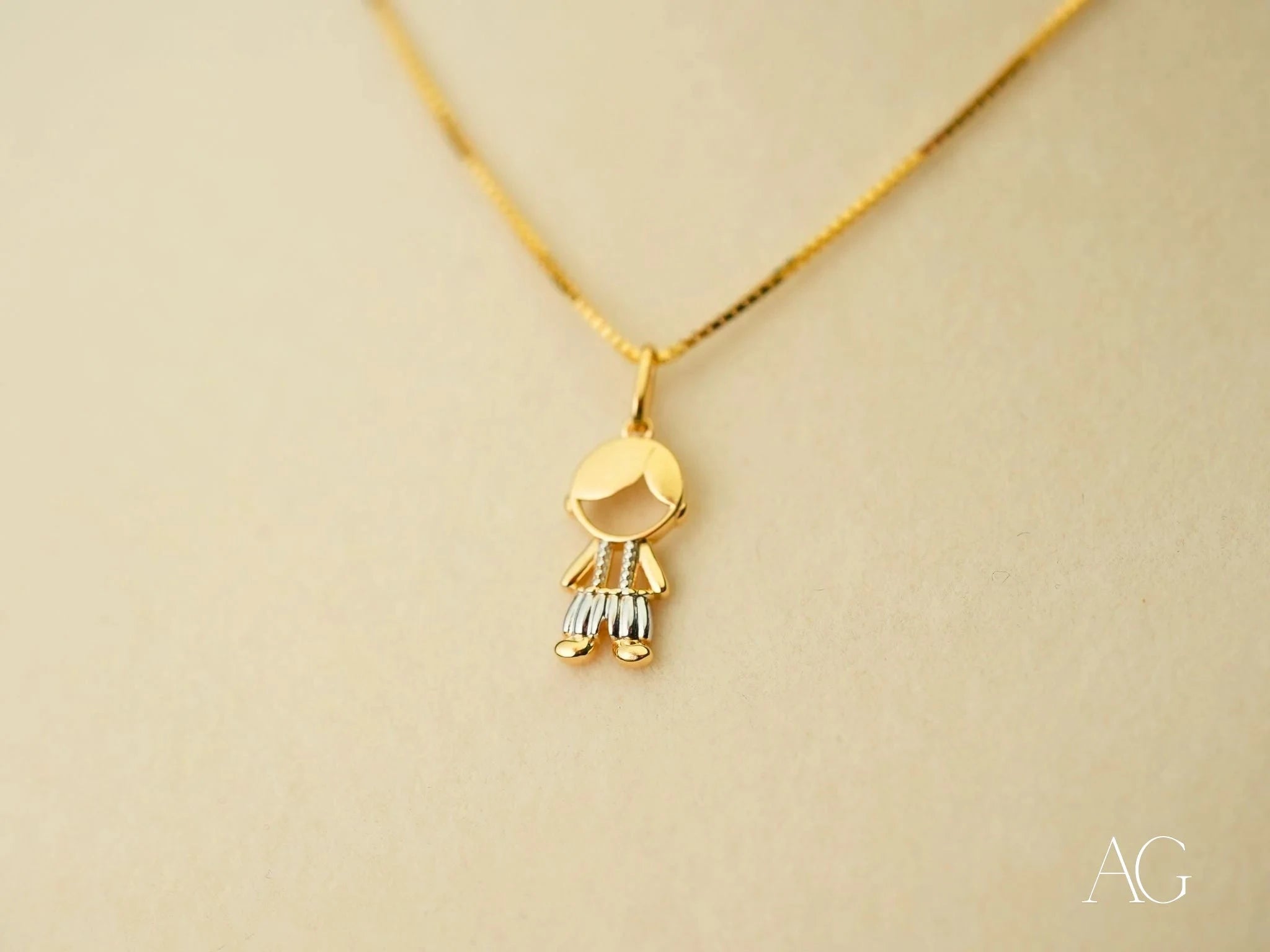 18K Gold Boy or Girl Pendant Necklace - Timeless Charm Jewelry for Kids & Babies - Perfect for Christening, Birthday Gifts & Special Occasions