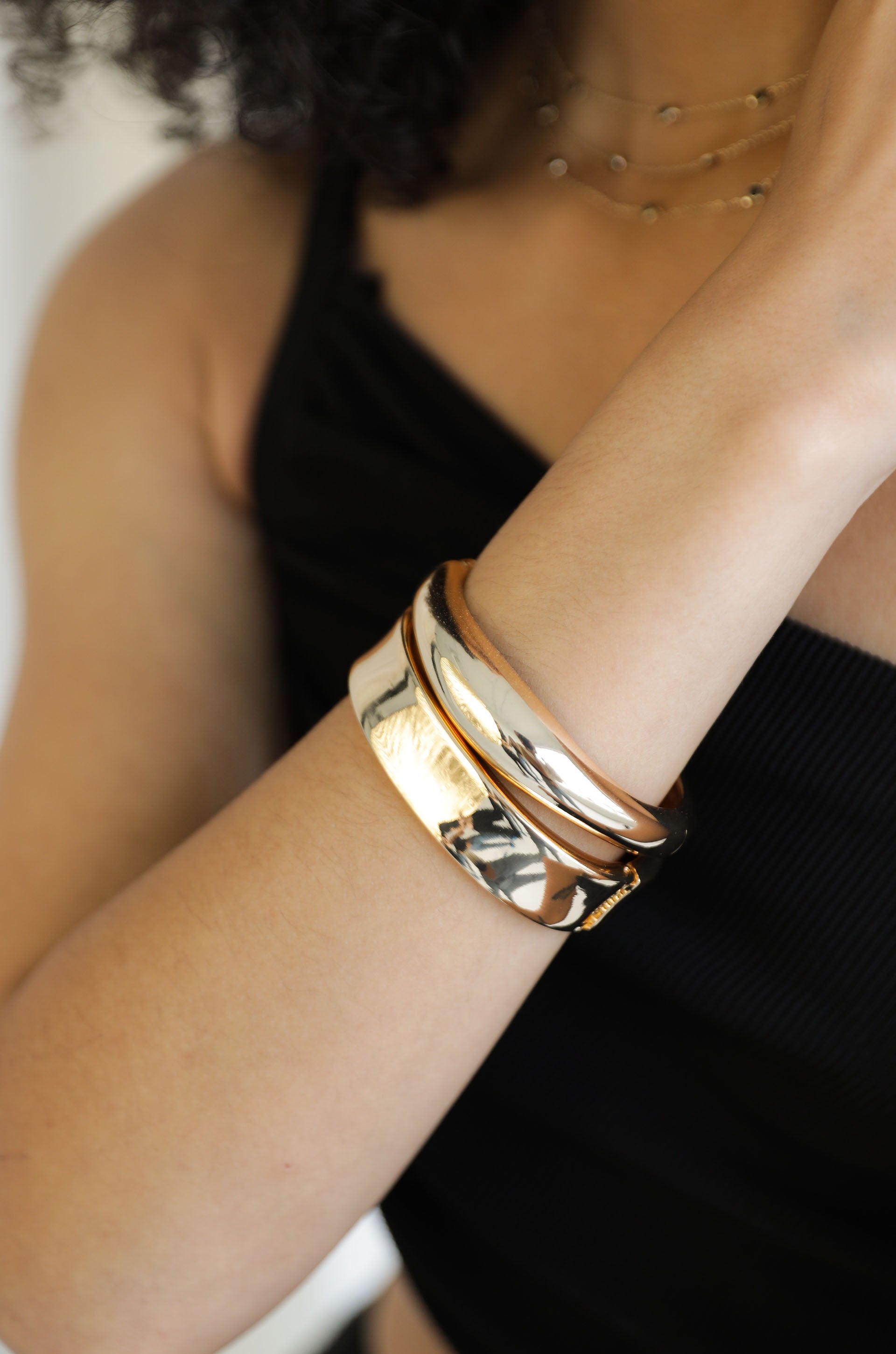 Elegant Double Golden Bangle Set for Women - 18K Gold Plated Stackable Bracelets - Perfect for Parties, Weddings & Everyday Wear