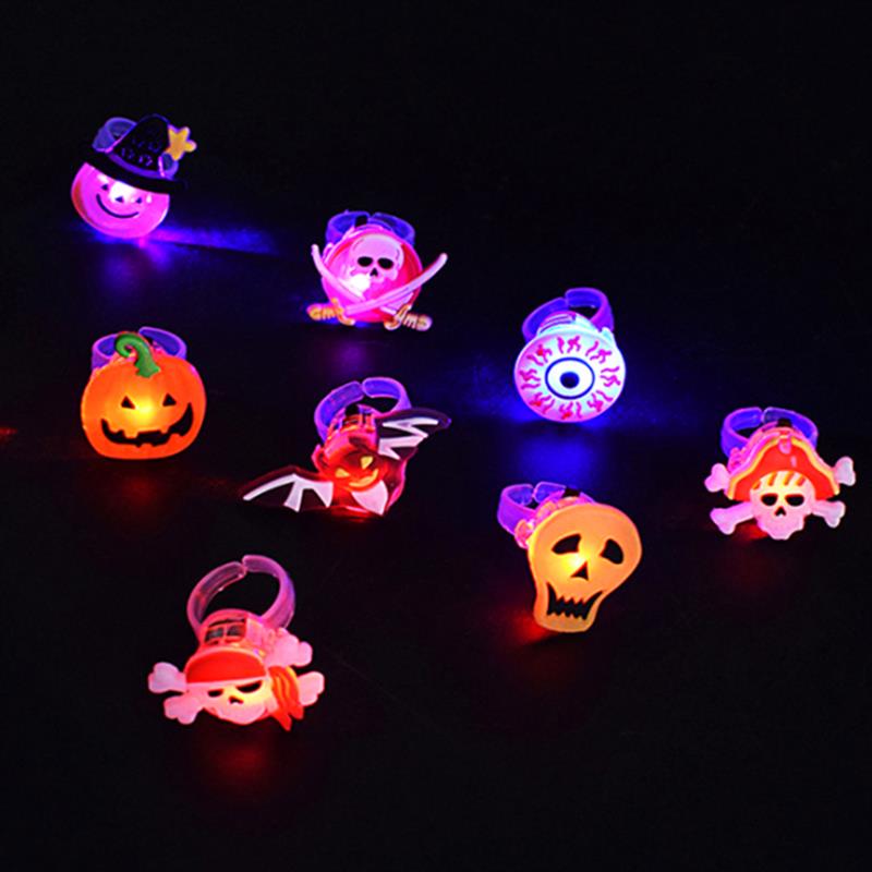 Glowing Halloween Brooch Ring - Spooky Jewelry for Halloween Costume & Party Decorations - Perfect for Trick or Treat, Cosplay, and Festive Celebrations