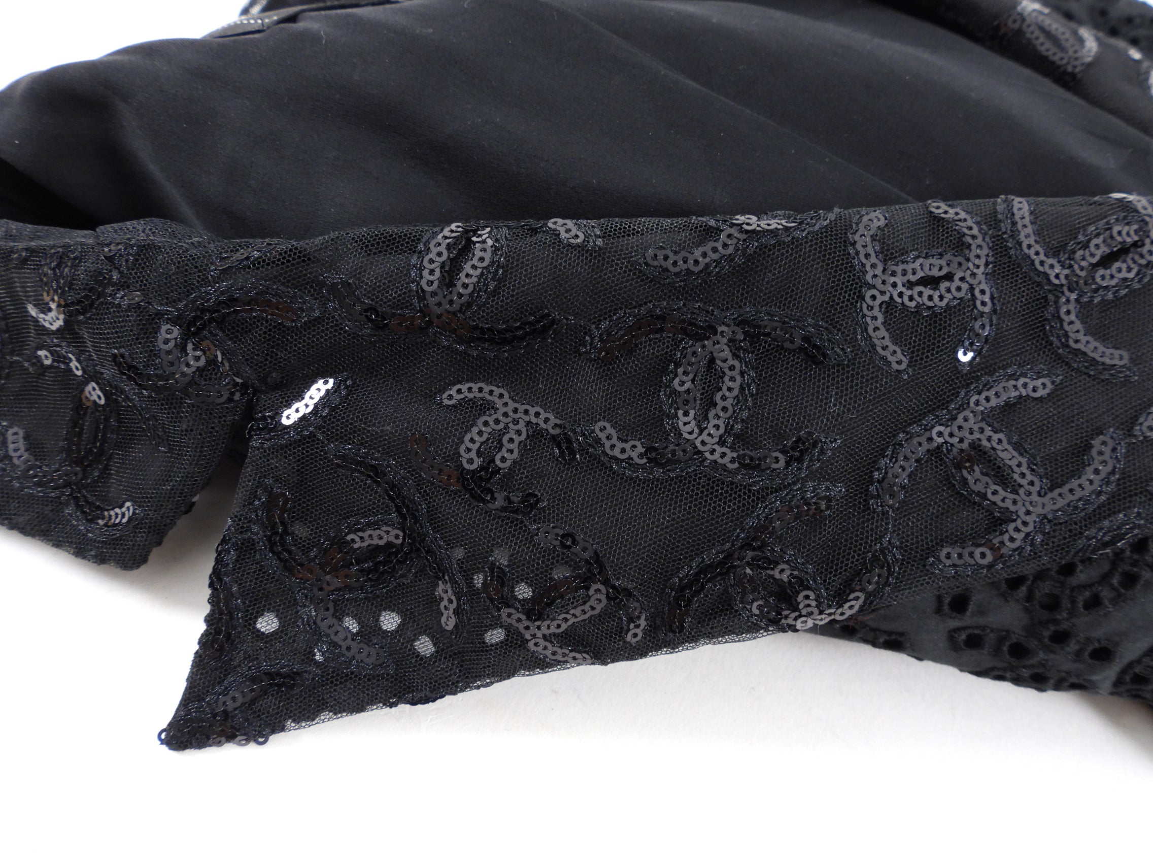 Chanel 21B Black Eyelet and Sequin CC Blazer Jacket - Women's Fashion Blazer Size FR36 / US4 / Small - Perfect for Office Wear, Evening Parties & Special Occasions