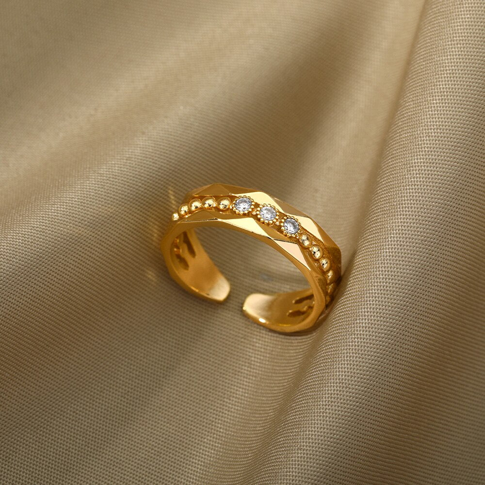 CZ Wedding Ring for Women - Elegant Cubic Zirconia Bridal Band - Perfect for Engagement, Anniversary & Special Occasions