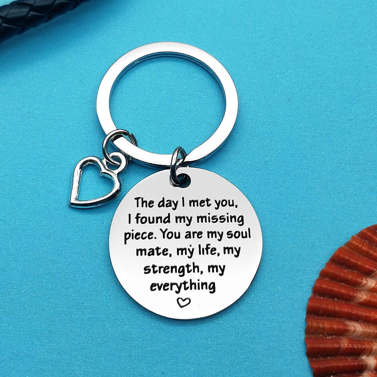 Valentine's Day Gifts for Men - Romantic Couple Keychain for Boyfriend, Fiance, Husband - 'The Day I Met You I Found My Missing Piece' Engraved Keychain - Perfect Christmas, Birthday & Anniversary Gift for Him - Ideal for Couples, Long Distance Relationships & Special Occasions