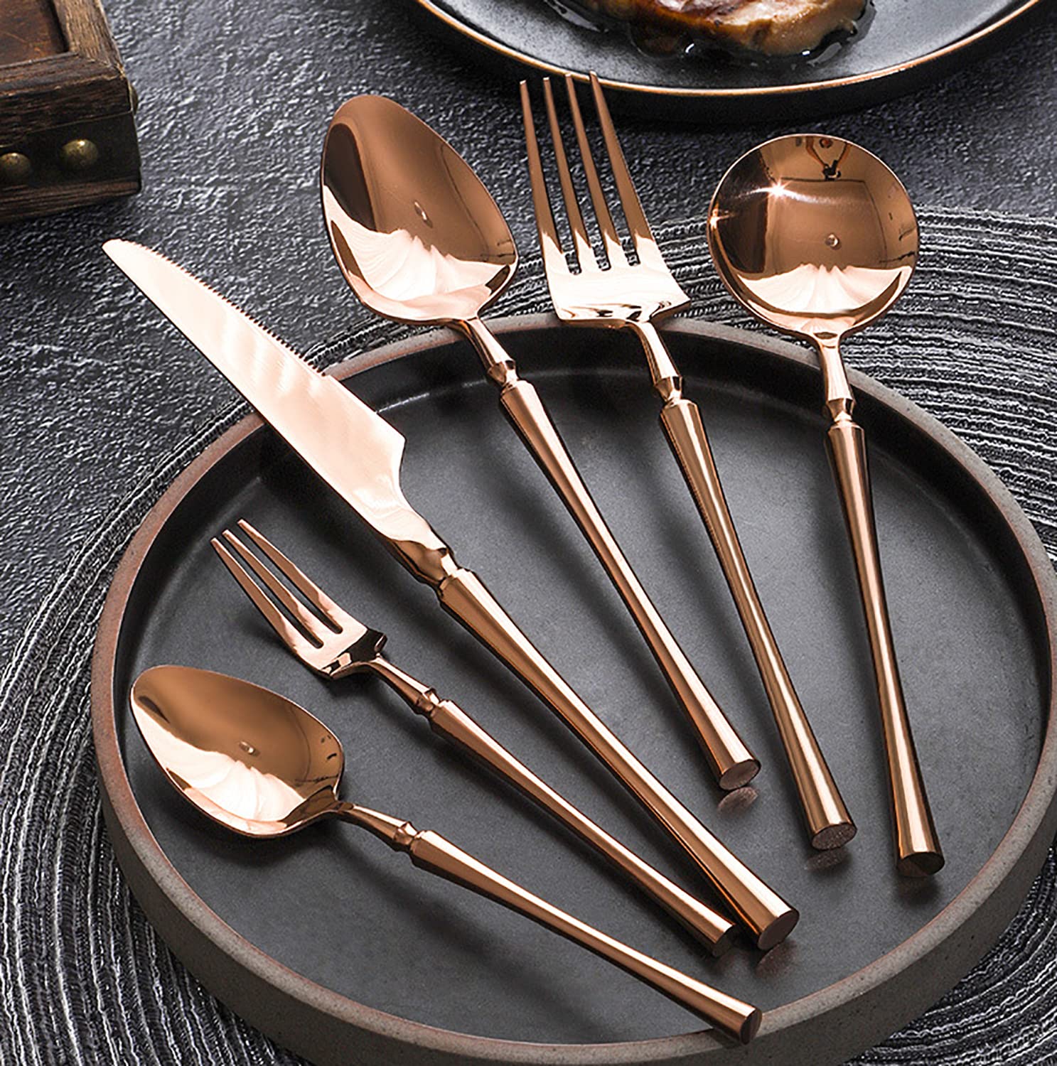 Premium 18/10 Stainless Steel Silverware Set - 30-Piece Mirror Polished Flatware Set with Knives, Spoons, Forks & Teaspoons (Service for 6) - Elegant Wedding, Hotel & Kitchen Cutlery Utensils - Perfect for Dinner Parties, Restaurants & Special Occasions