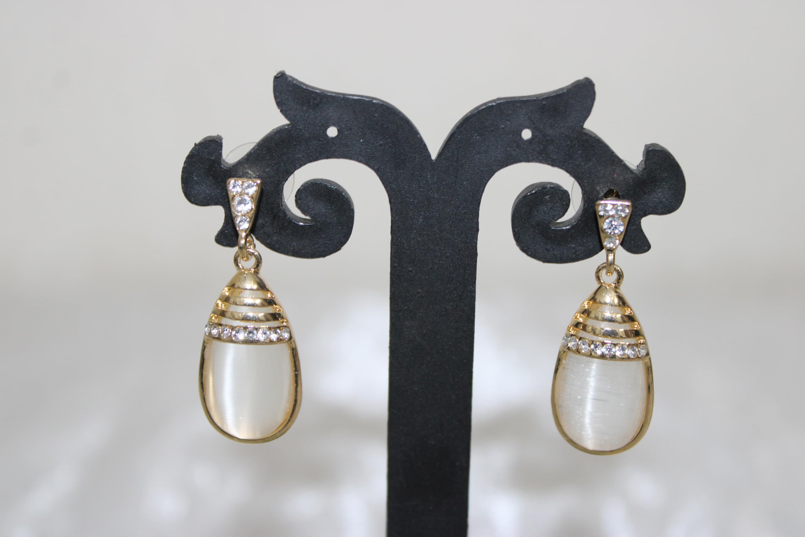 Elegant Western Stone Earrings for Women & Girls - Boho Chic Jewelry for Everyday Wear & Special Occasions
