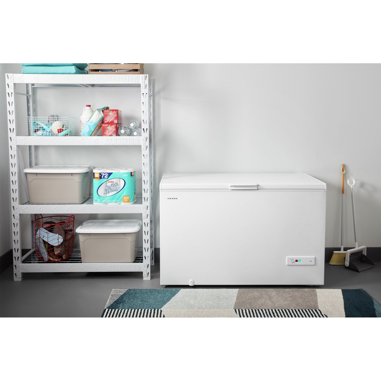 Amana 16.0 Cu Ft White Chest Freezer - AZC5216LW - Energy Efficient Deep Freezer for Home, Restaurant & Commercial Use