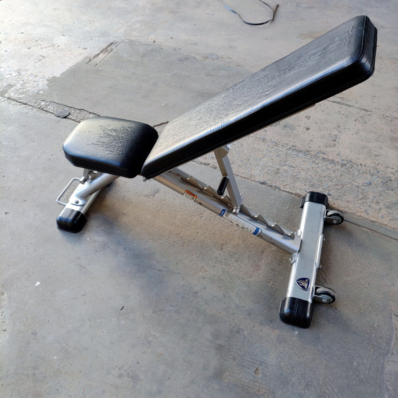 TuffStuff Adjustable Weight Bench for Home Gym - Heavy Duty Strength Training Equipment for Full Body Workouts | Perfect for Weightlifting, Strength Training & Fitness Enthusiasts