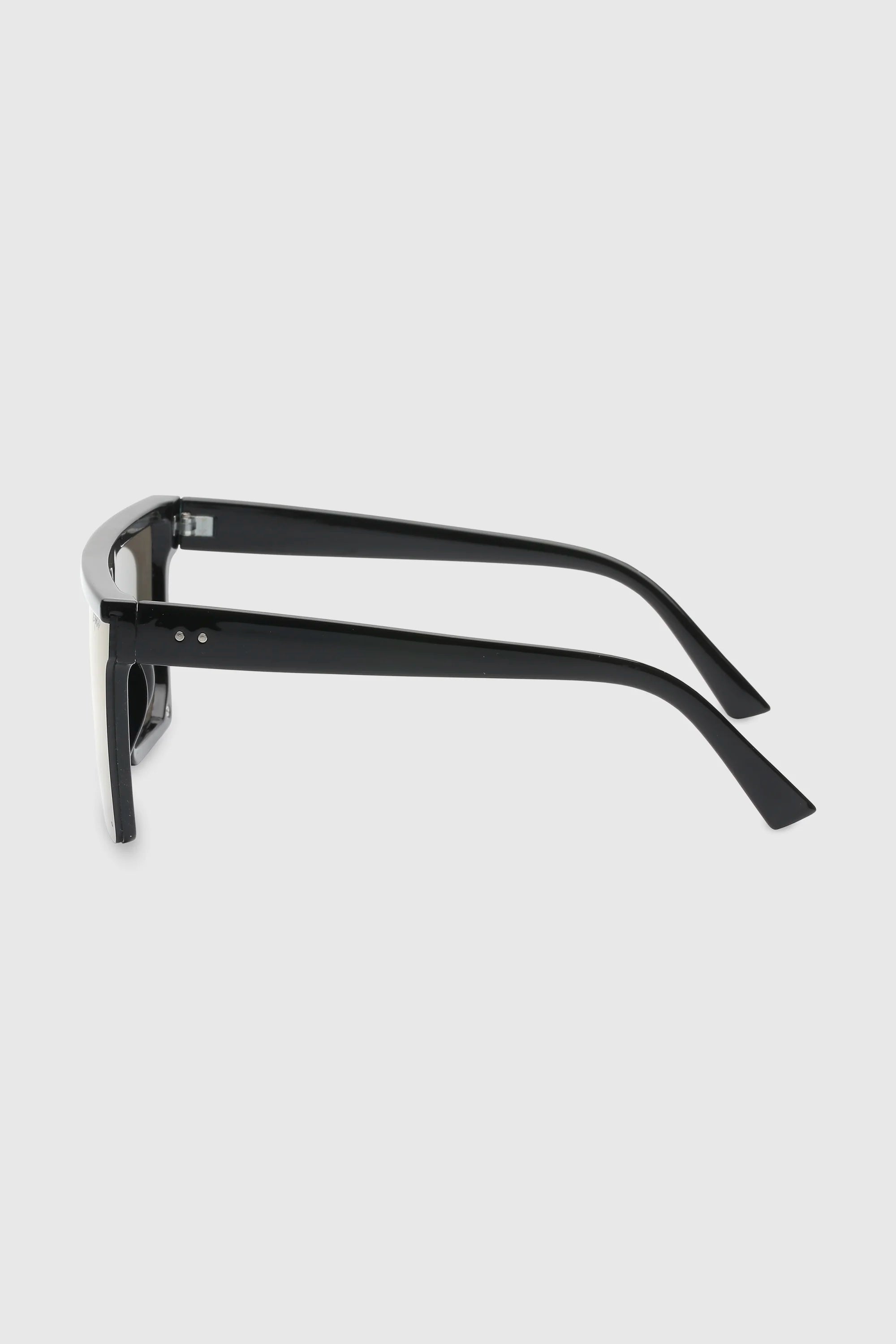 Stylish Beach Club Sunglasses for Women & Men - UV Protection Polarized Shades for Summer, Travel & Outdoor Activities