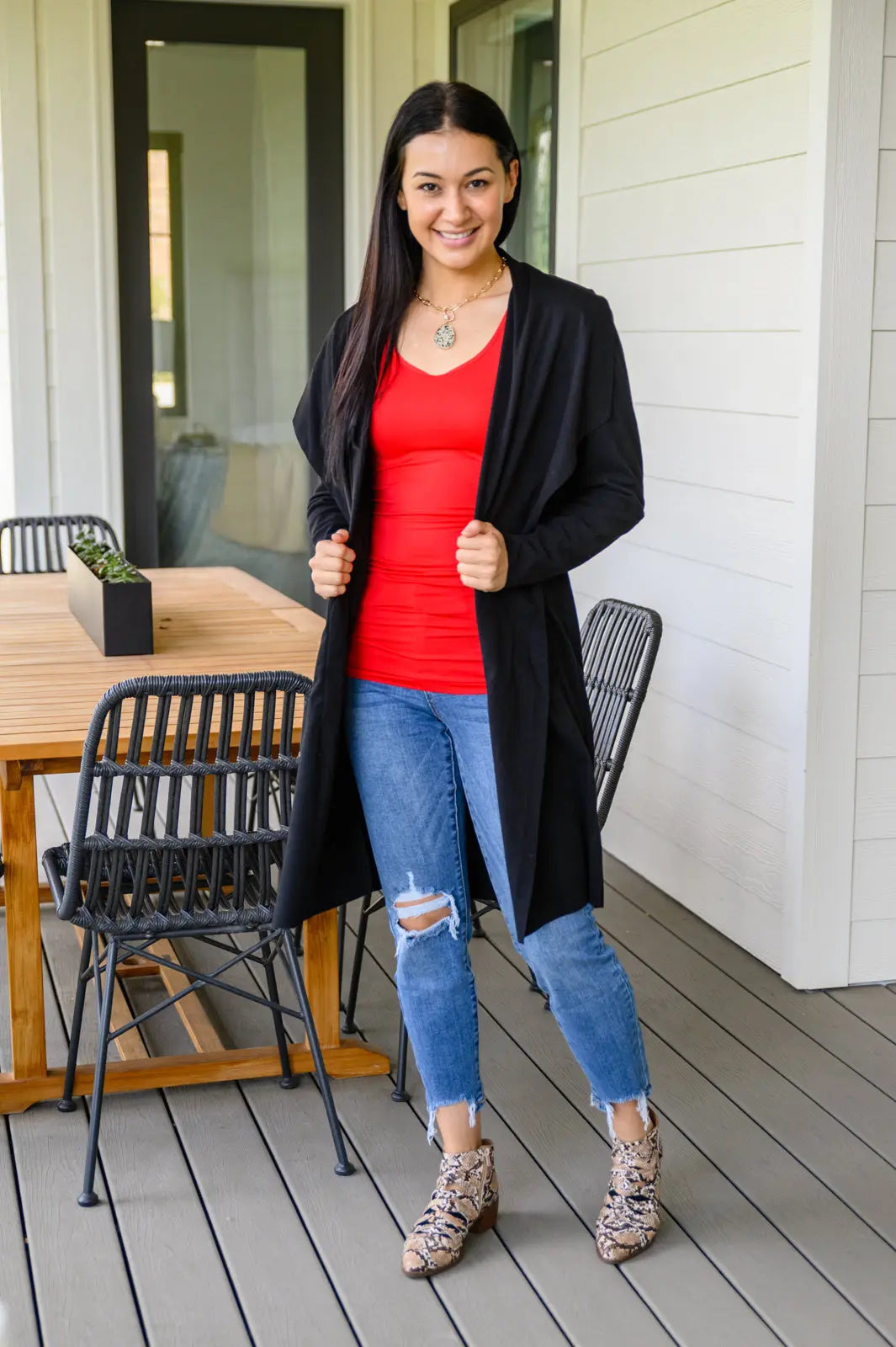 Mid-Rise Distressed Hem Slim Fit Jeans for Women - Perfect for Casual Outfits & Everyday Wear