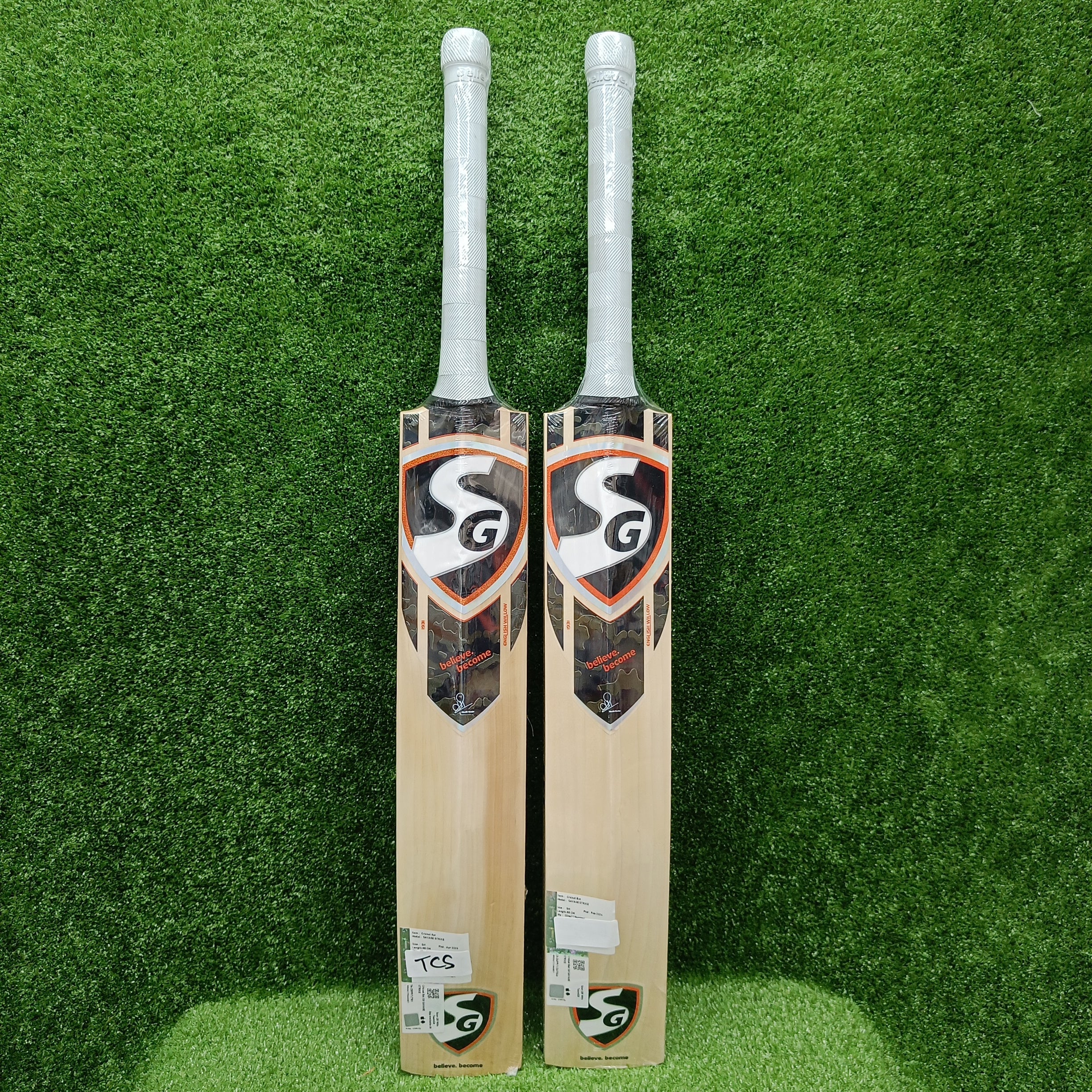 SG Savage Strike English Willow Cricket Bat - Premium Performance for Professional & Recreational Cricket Players - Perfect for Matches, Training & Backyard Practice