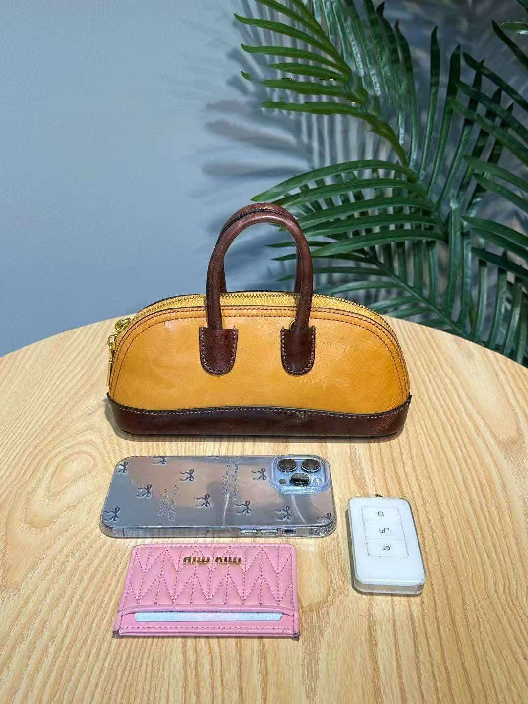 Vintage Mini Leather Bowling Bag for Women - Stylish & Durable Handbag for Casual Outings, Travel & Everyday Use