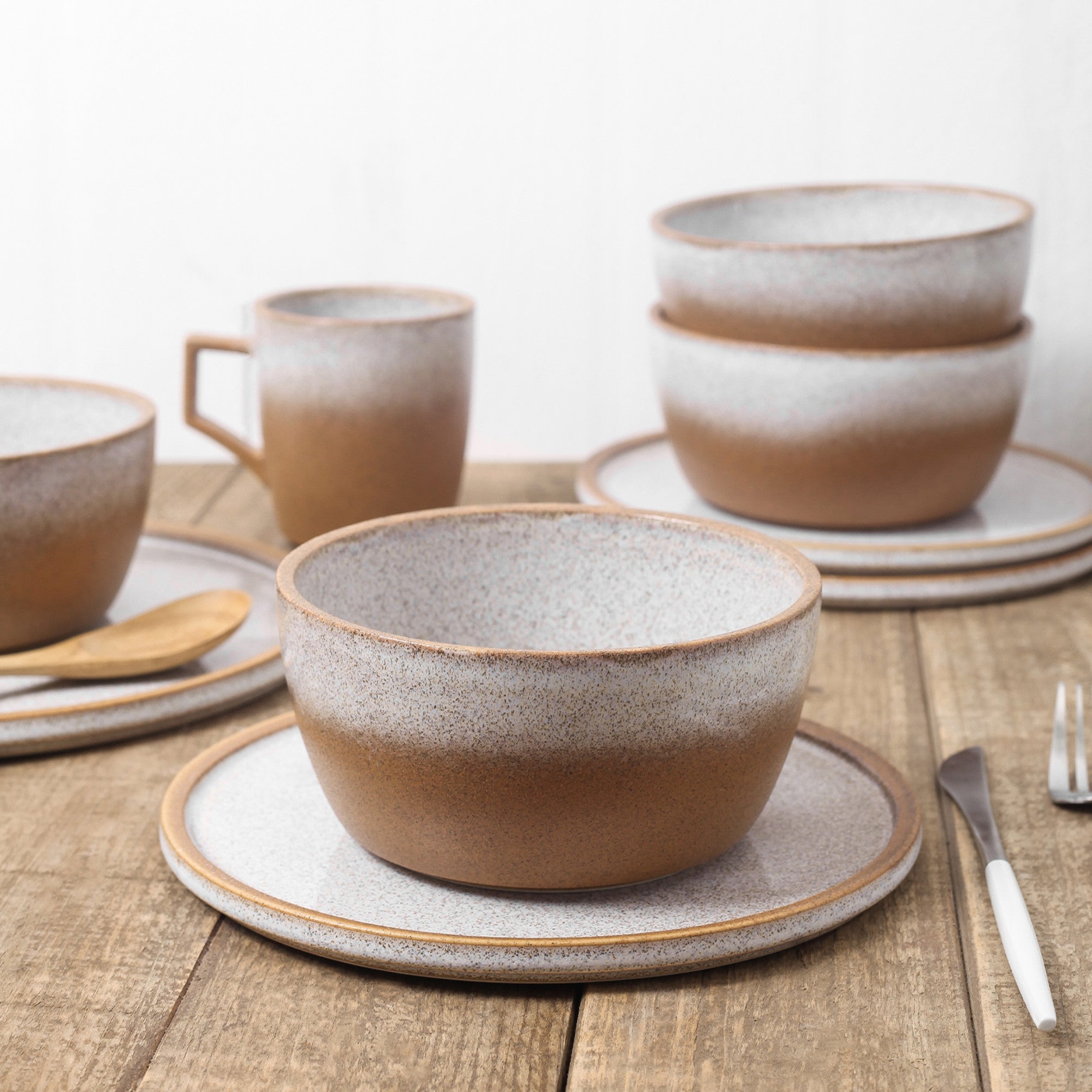 Premium Vince Stoneware Dinnerware Set - Elegant Brown 12-Piece Set for Everyday Dining & Entertaining | Durable Stoneware Plates, Bowls & Mugs | Perfect for Family Dinners, Parties & Restaurant-Style Meals at Home