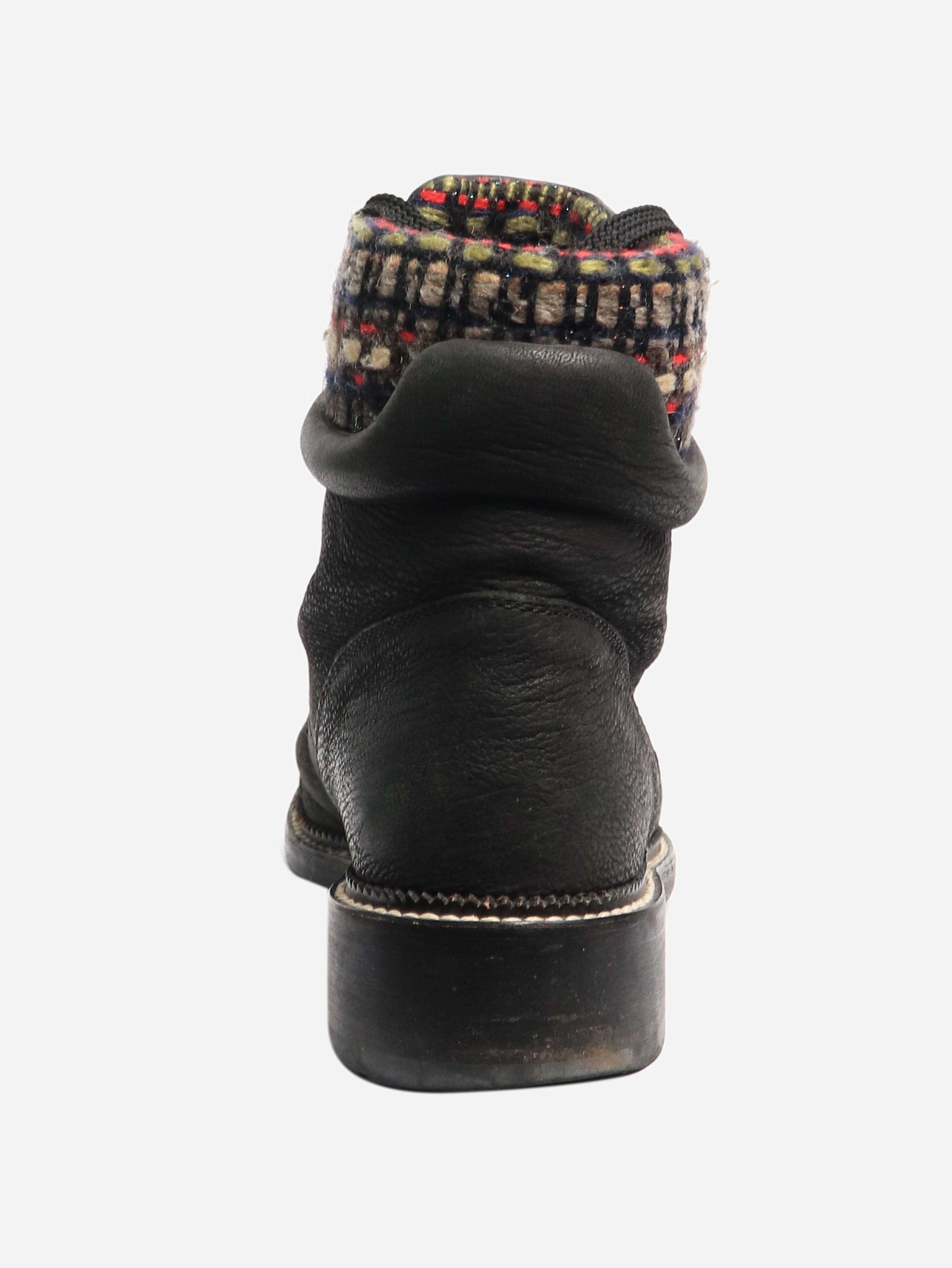 Stylish Black Tweed Lined Boots - Women's Size EU 40 (US 9) - Perfect for Fall & Winter Fashion, Office Wear & Casual Outings