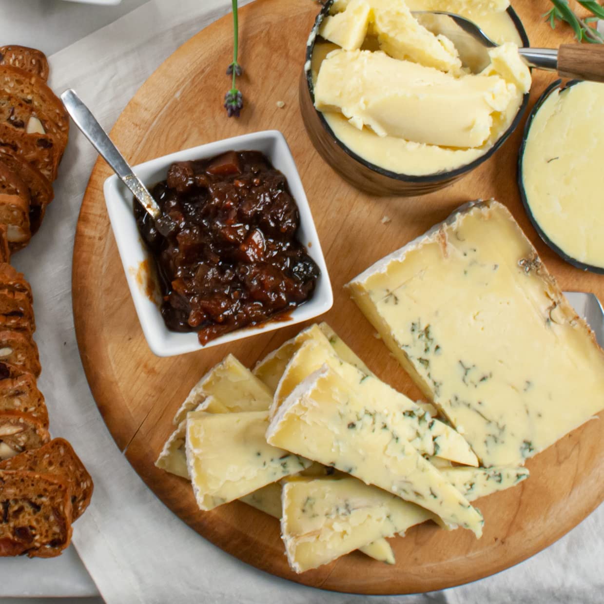 Award-Winning Tuxford & Tebbutt Blue Stilton Cheese - Handcrafted Half-Moon English Cheese, Rich & Creamy, Made from Pasteurized Cow's Milk | Perfect for Cheese Boards, Gourmet Gifts & Wine Pairing | Ideal for Dinner Parties, Charcuterie Platters & Holiday Entertaining