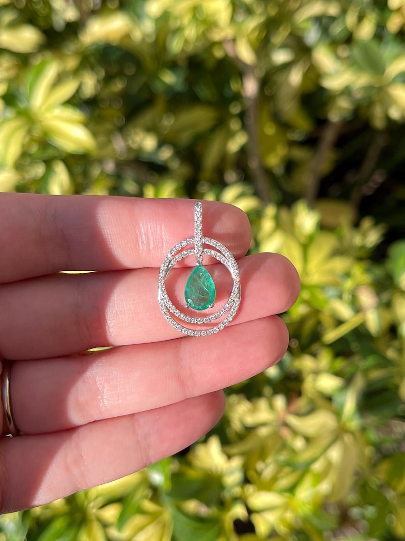 2.40tcw 14K Gold Pear Cut Emerald & Diamond Halo Pendant Necklace - Elegant Jewelry for Women, Perfect for Weddings, Anniversaries & Special Occasions