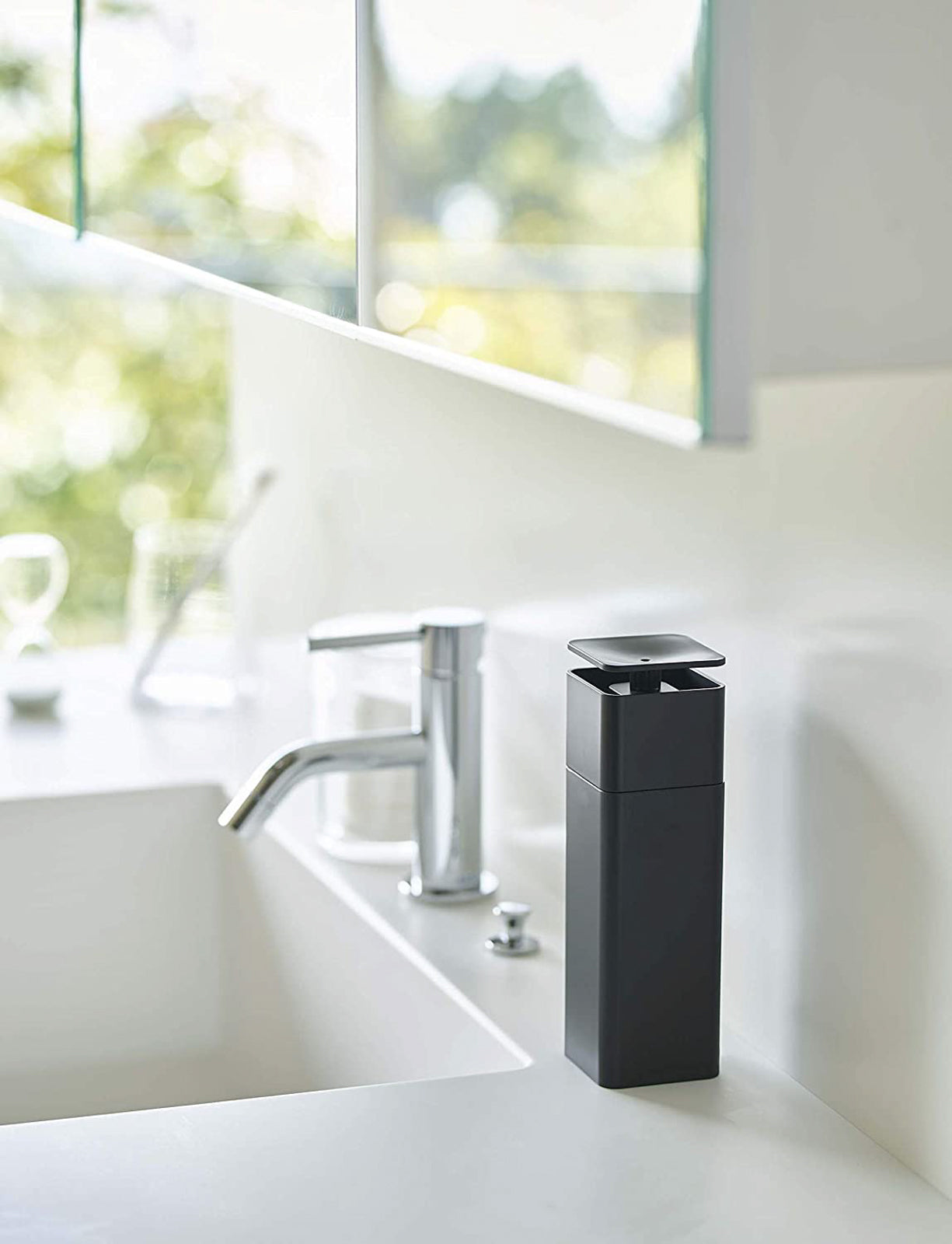 Automatic Touchless Soap Dispenser for Kitchen & Bathroom - Hands-Free Foaming Liquid Soap Dispenser for Home, Office, and Public Restrooms