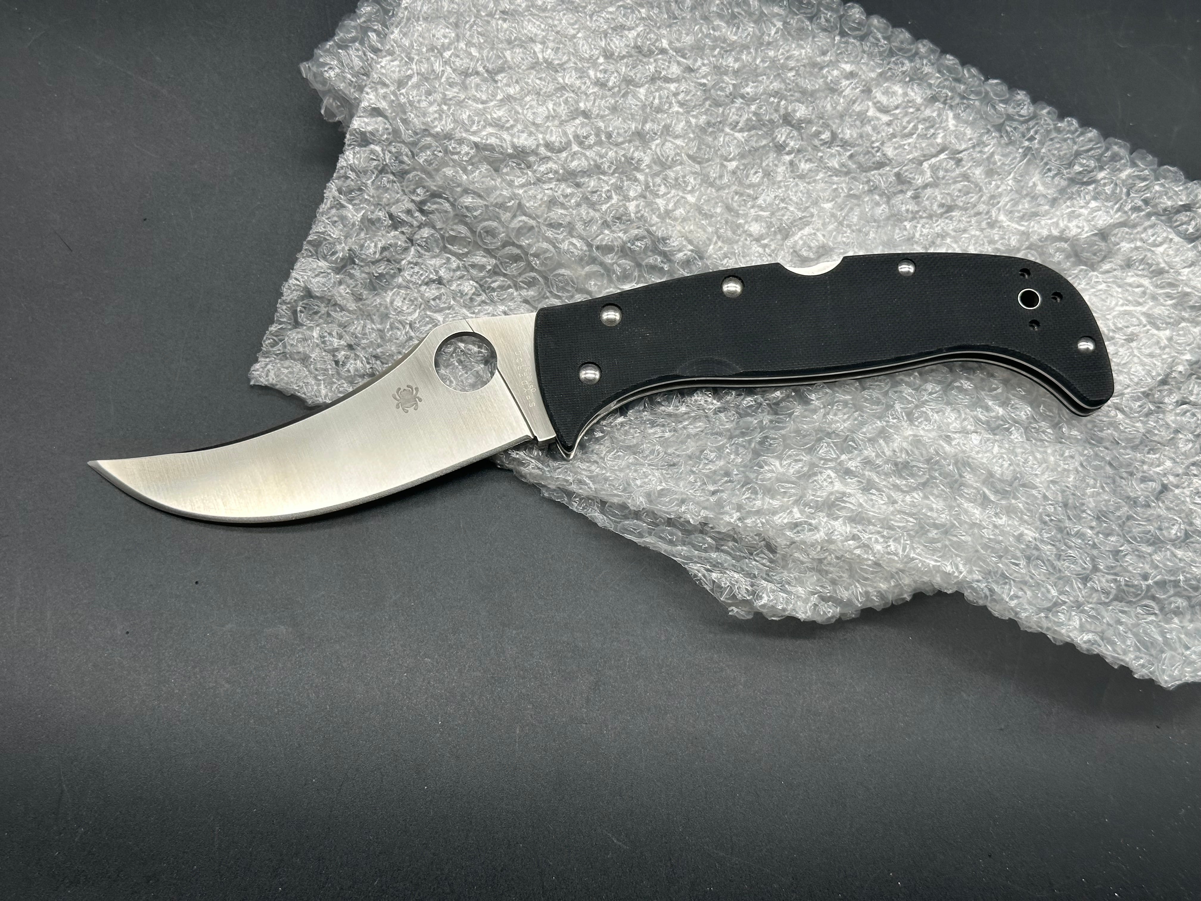 Spyderco James Keating Chinook 4 Lockback Folding Knife - Black G-10 Handle, 3.8
