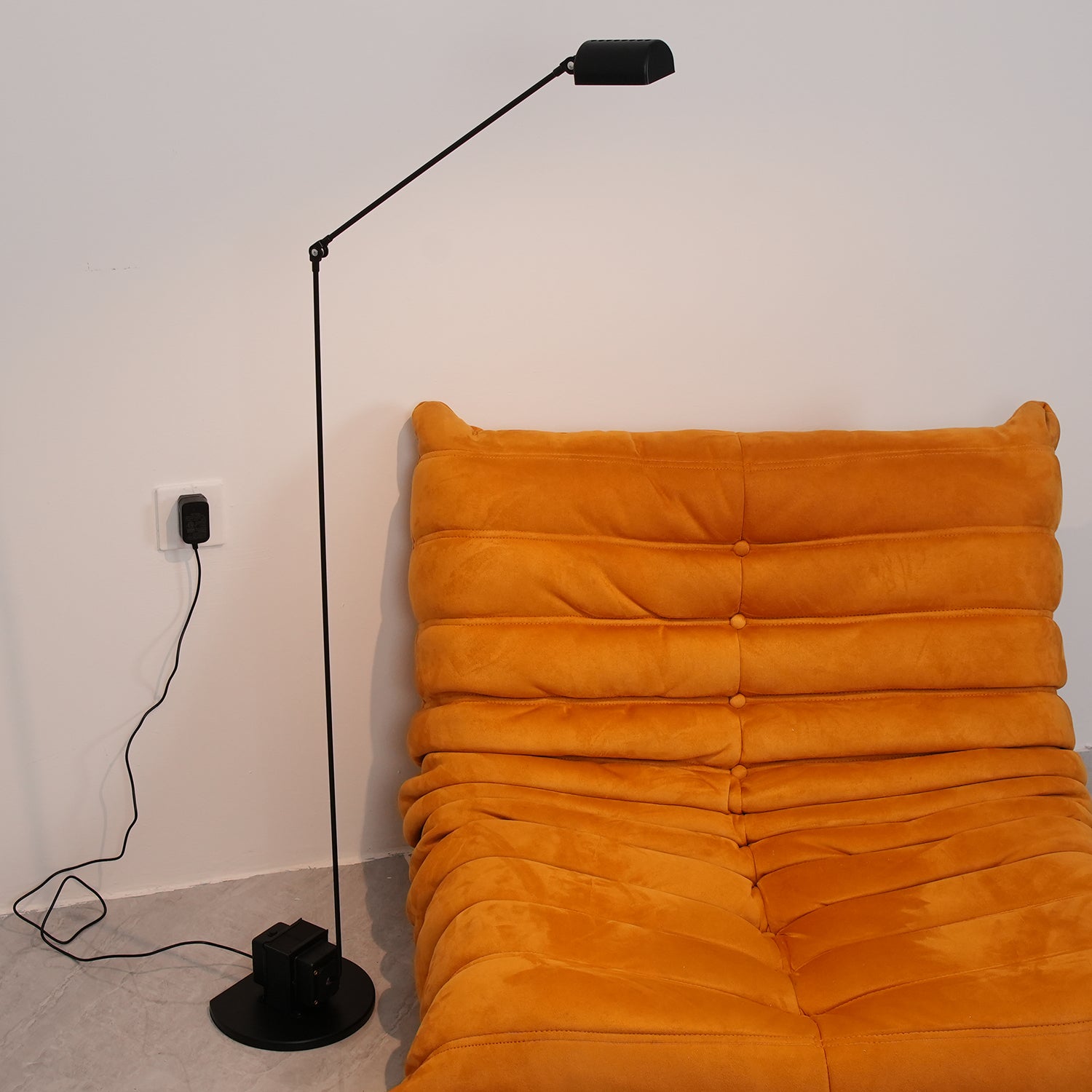 Modern Dynamo LED Floor Lamp - Adjustable Brightness & Color Temperature for Living Room, Bedroom, or Office - Energy Efficient Standing Light with Remote Control