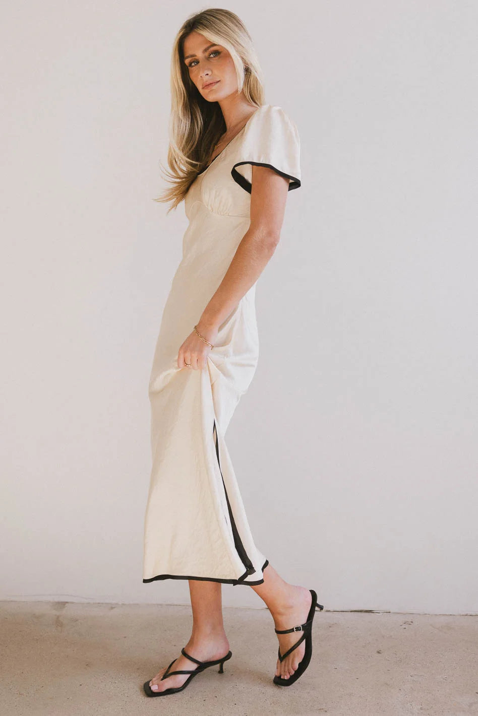 Austia Maxi Dress for Women - Flowy Summer Long Dress with Pockets, Boho Chic Beach Dress for Vacation, Party, and Casual Wear