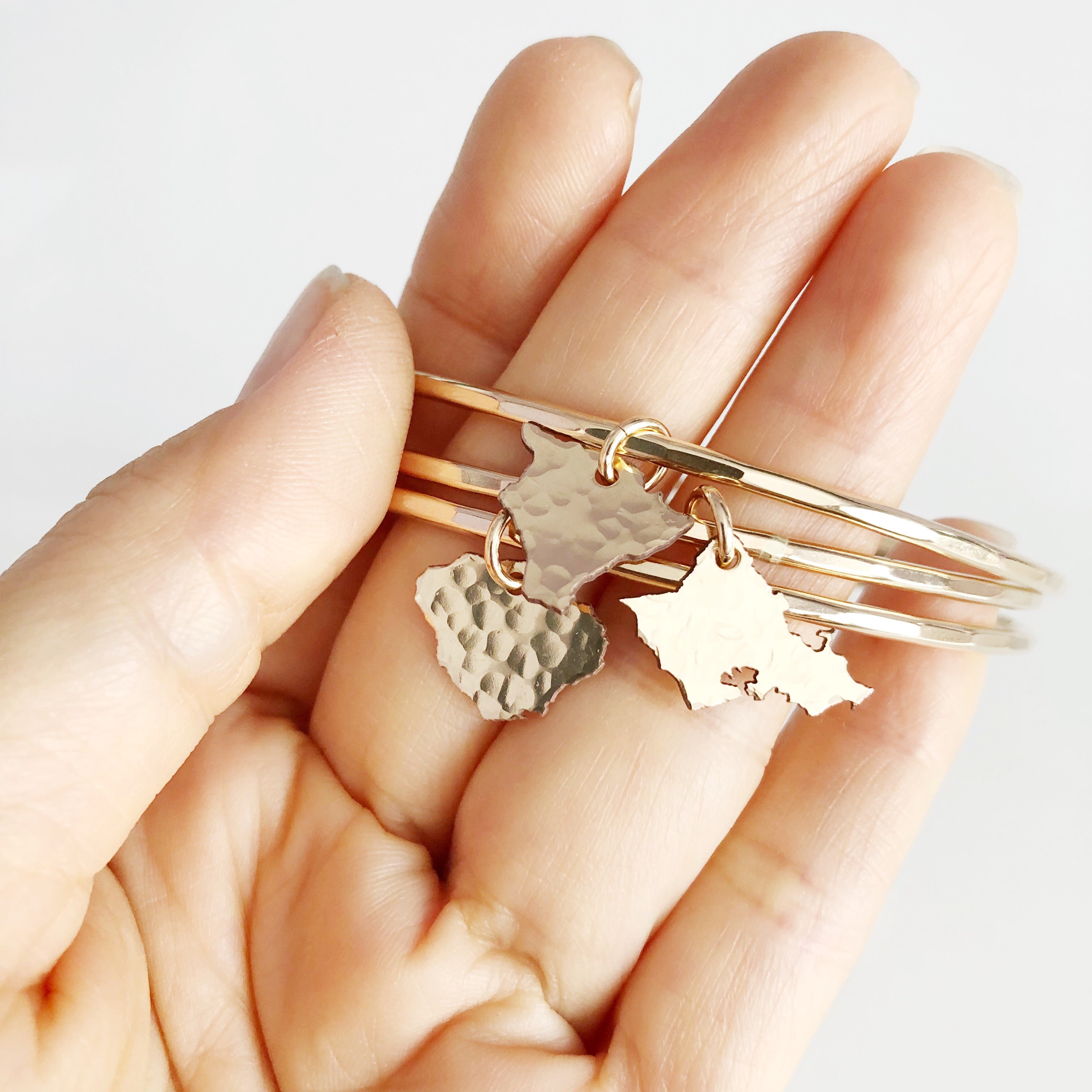 Hawaiian Oahu Charm Bangle Bracelet (B371) - Perfect for Beach Vacations, Summer Outfits & Boho Style Accessories