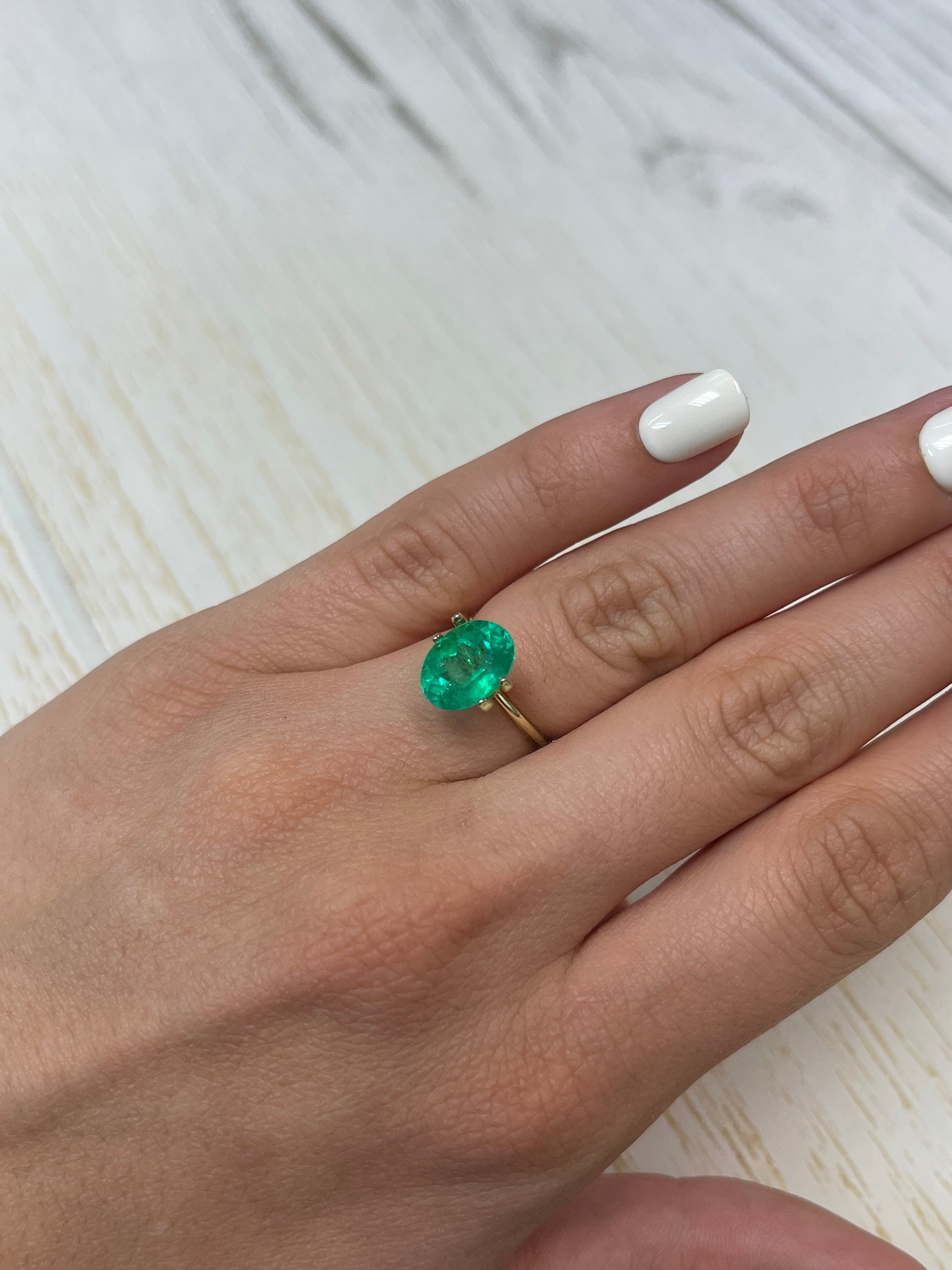 3.54 Carat 11x8mm Muzo Green Natural Colombian Loose Emerald Oval Cut Gemstone for Jewelry Making, Engagement Rings & Luxury Gifts