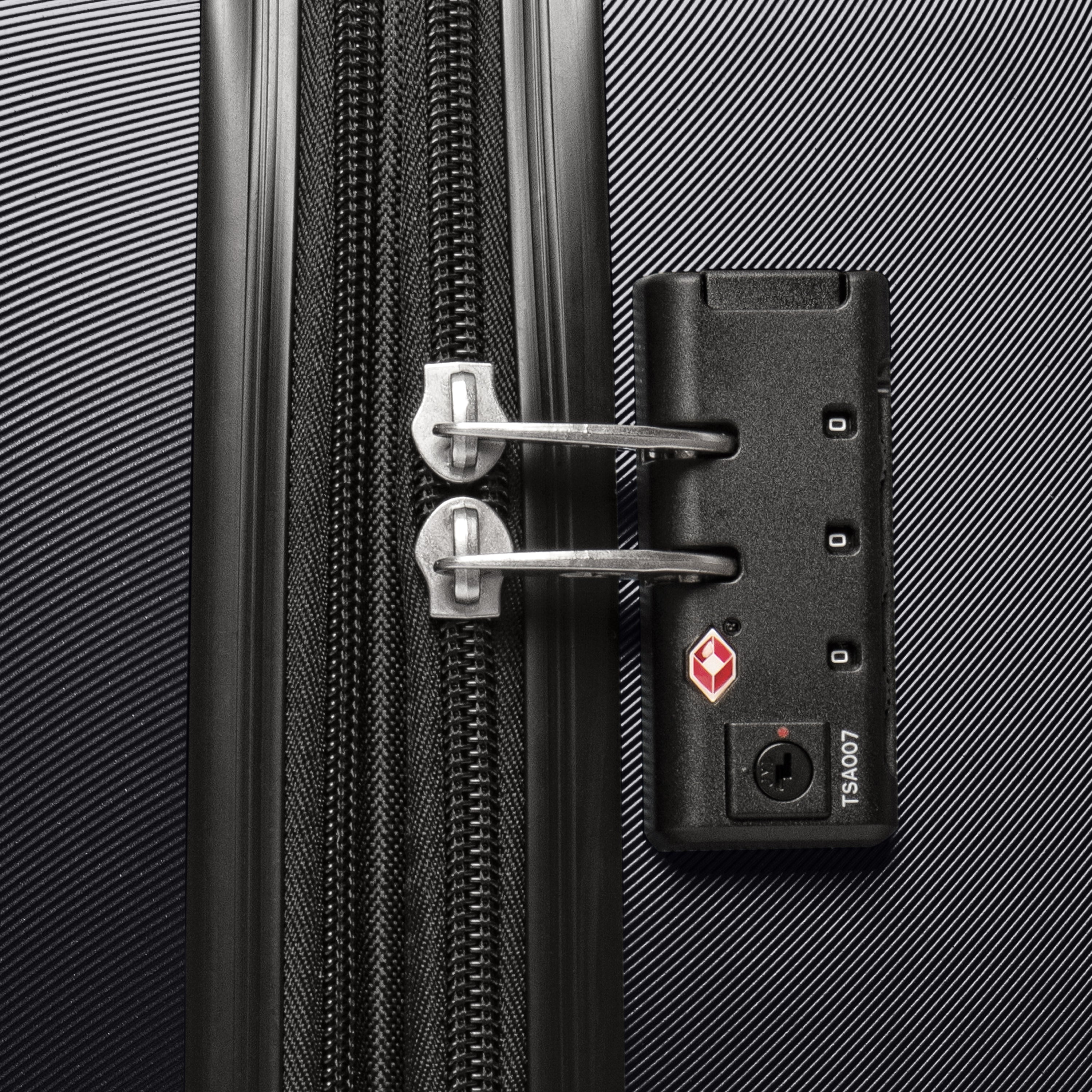 American Tourister Crave Collection Medium Expandable Spinner Luggage - Lightweight Durable Suitcase with 360° Wheels for Travel, Business Trips & Vacations
