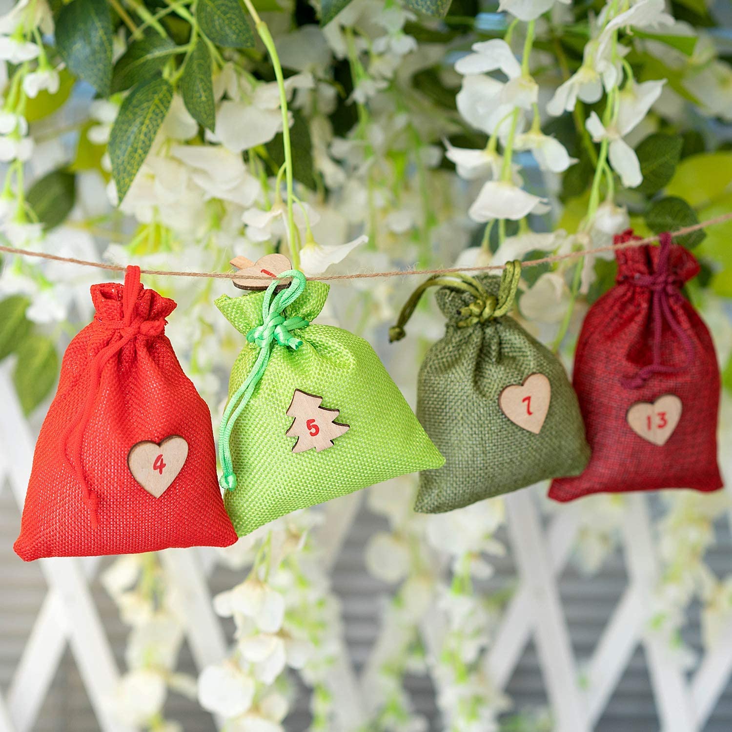 50Pcs Red Burlap Drawstring Bags 2.7x3.5 Inch - Natural Jute Gift Bags Bulk for Christmas Wedding Party Favors, Jewelry Packaging & Candy Pouches - Perfect for DIY Crafts, Holiday Decorations and Small Gift Wrapping