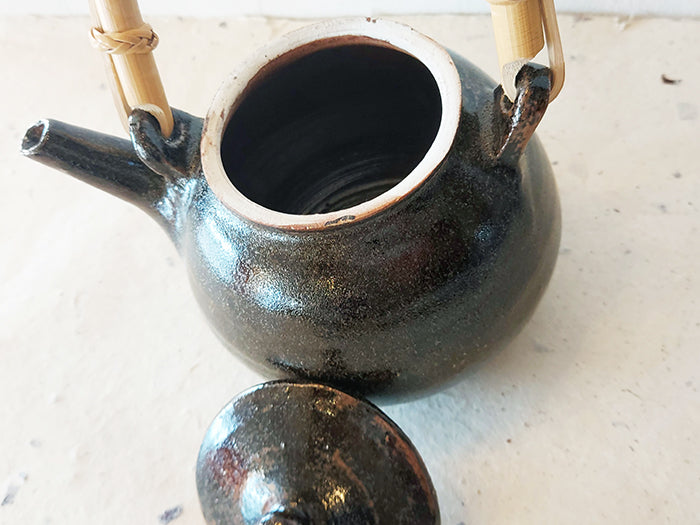 Premium Dobin Tea Pot by Kaori Sasaki | Japanese Cast Iron Teapot for Loose Leaf Tea | Perfect for Matcha, Sencha & Herbal Tea Brewing | Elegant Home & Office Tea Ceremony Accessory