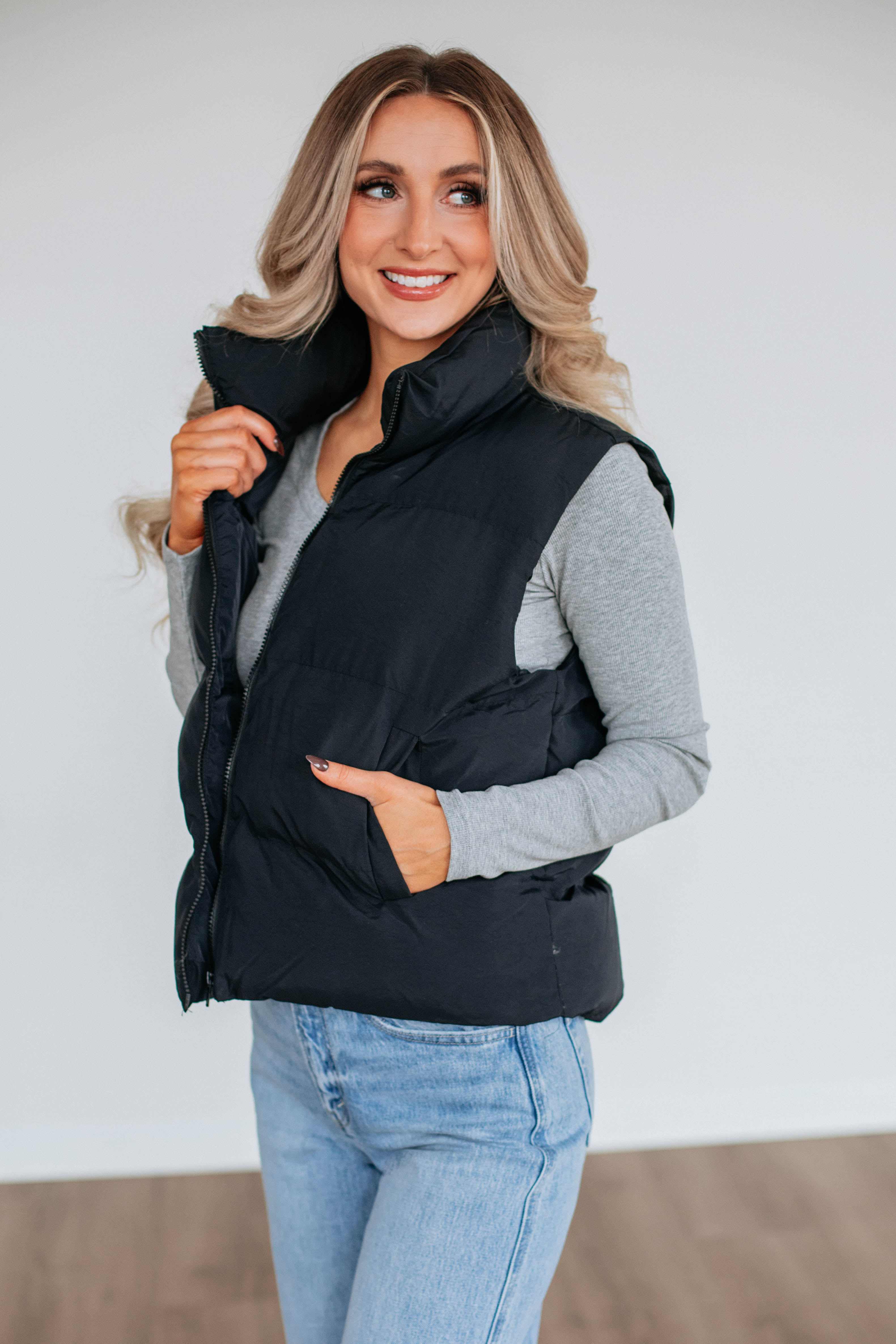 Blayke Men's Lightweight Puffer Vest - Black, Warm Quilted Insulated Jacket for Outdoor Hiking, Camping & Winter Sports