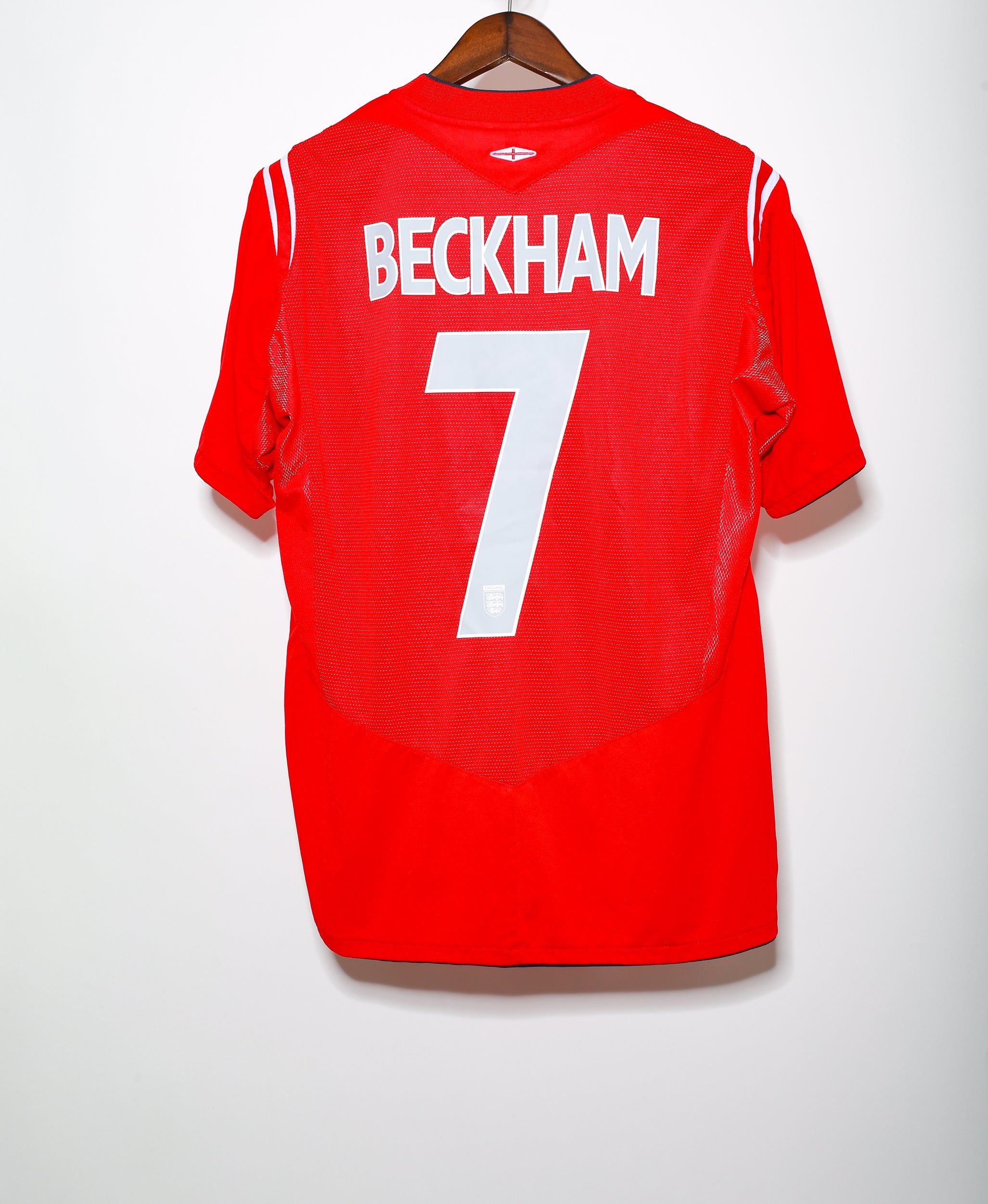 2004 England Euro David Beckham Away Soccer Jersey (Size L) - Vintage Football Shirt for Fans, Collectors & Retro Sports Enthusiasts