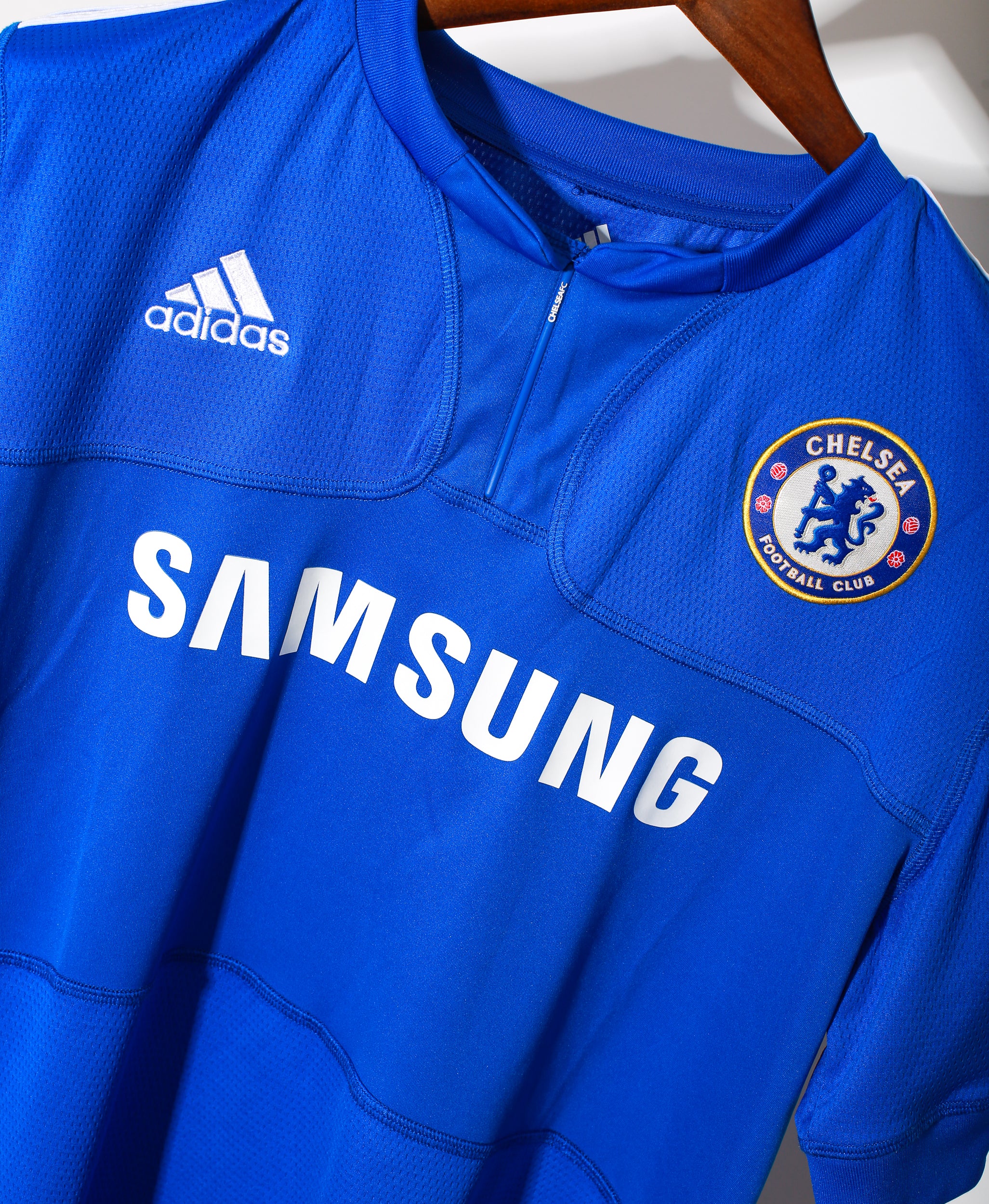 2009-2010 Chelsea FC Home Jersey - Authentic Soccer Shirt (Medium) - Perfect for Matchdays, Fan Events & Football Collections