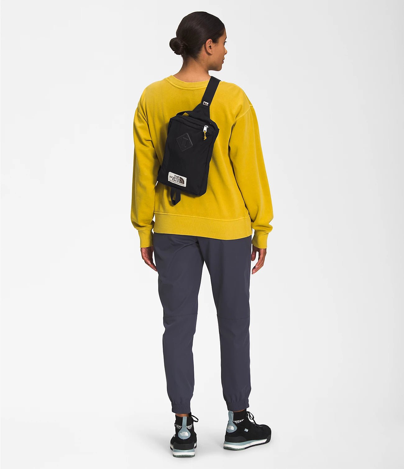 The North Face Berkeley Field Bag - Durable Crossbody Sling Pack for Hiking, Travel & Everyday Use | Water-Resistant Outdoor Messenger Bag for Men & Women