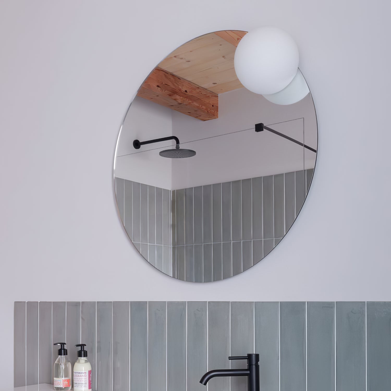 Circ 3702 Modern Wall Lamp - Sleek LED Sconce Light for Bedroom, Living Room & Hallway - Energy Efficient Indoor Lighting Fixture
