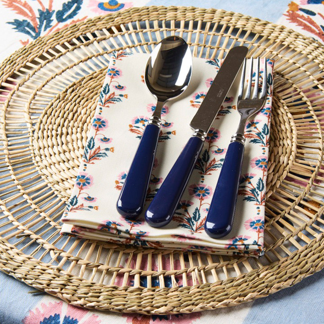Natural Seagrass Round Placemats Set of 4 - Eco-Friendly Table Mats for Dining, Kitchen, or Outdoor Picnic Use