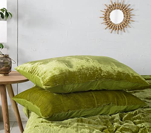 Premium Crushed Velvet Duvet Cover Set - 3 Piece Boho Chic Bedding Collection in Emerald Green (Queen Size 90x90 Inches) for Cozy Bedroom Decor & Luxury Hotel Style Home