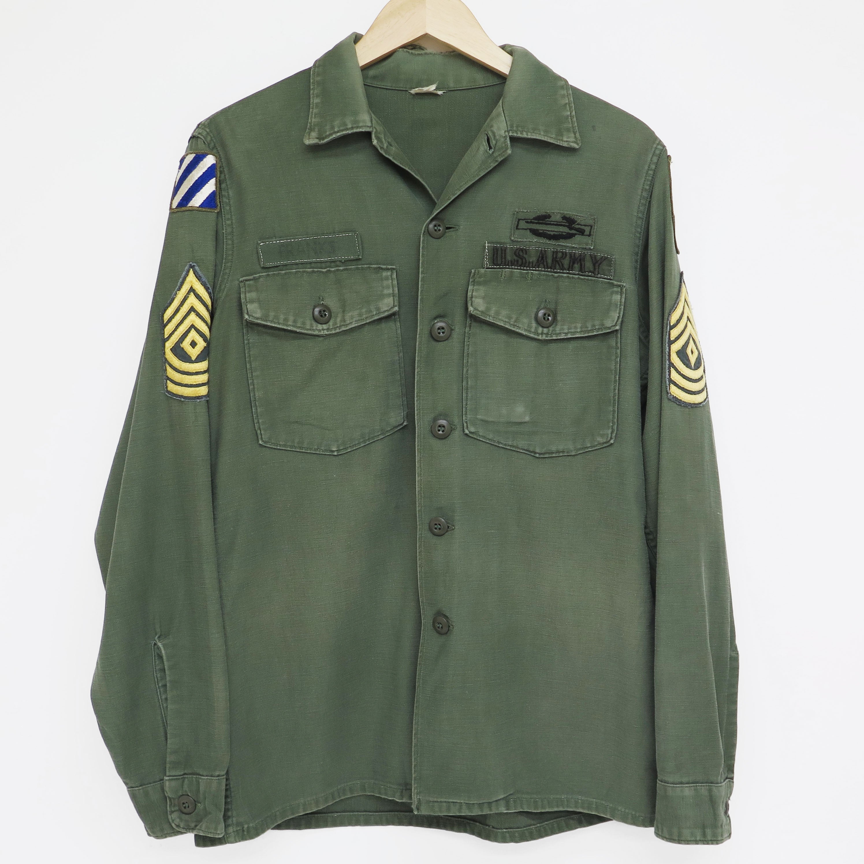 Vintage US Army Utility Shirt P64 - 1970s 3rd Infantry Division 1st Sergeant Combat Infantryman Badge - Size 15.5 x 35 - Military Collectible & Reenactment Gear for History Buffs & Cosplay