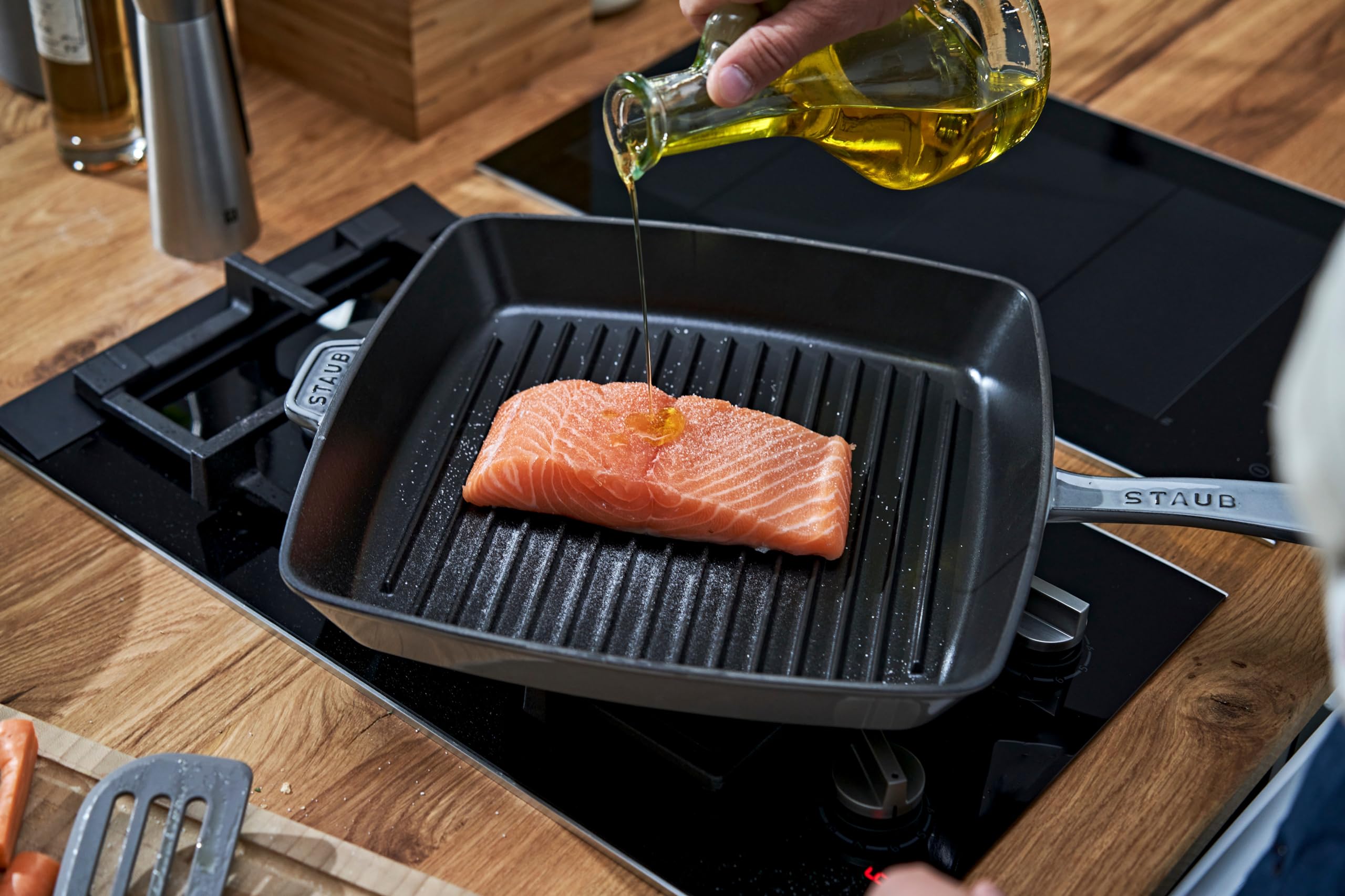 Staub 12-Inch Square Cast Iron Grill Pan - Premium Graphite Grey, Made in France | Perfect for Indoor & Outdoor Grilling, BBQ, Steaks, Burgers & More