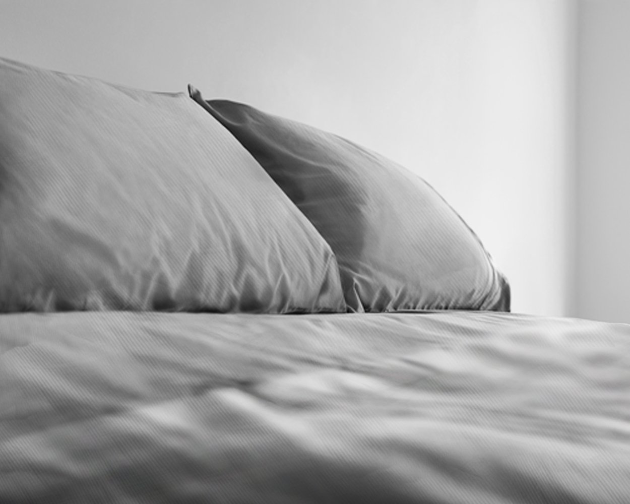 Luxury 100% Cotton Sateen Queen Size Bed Sheets Set - Soft Pinstripe Grey Bedding (1 Flat Sheet, 1 Fitted Sheet, 2 Pillowcases) | Hotel Quality for Home, Vacation Rental & Guest Room Comfort