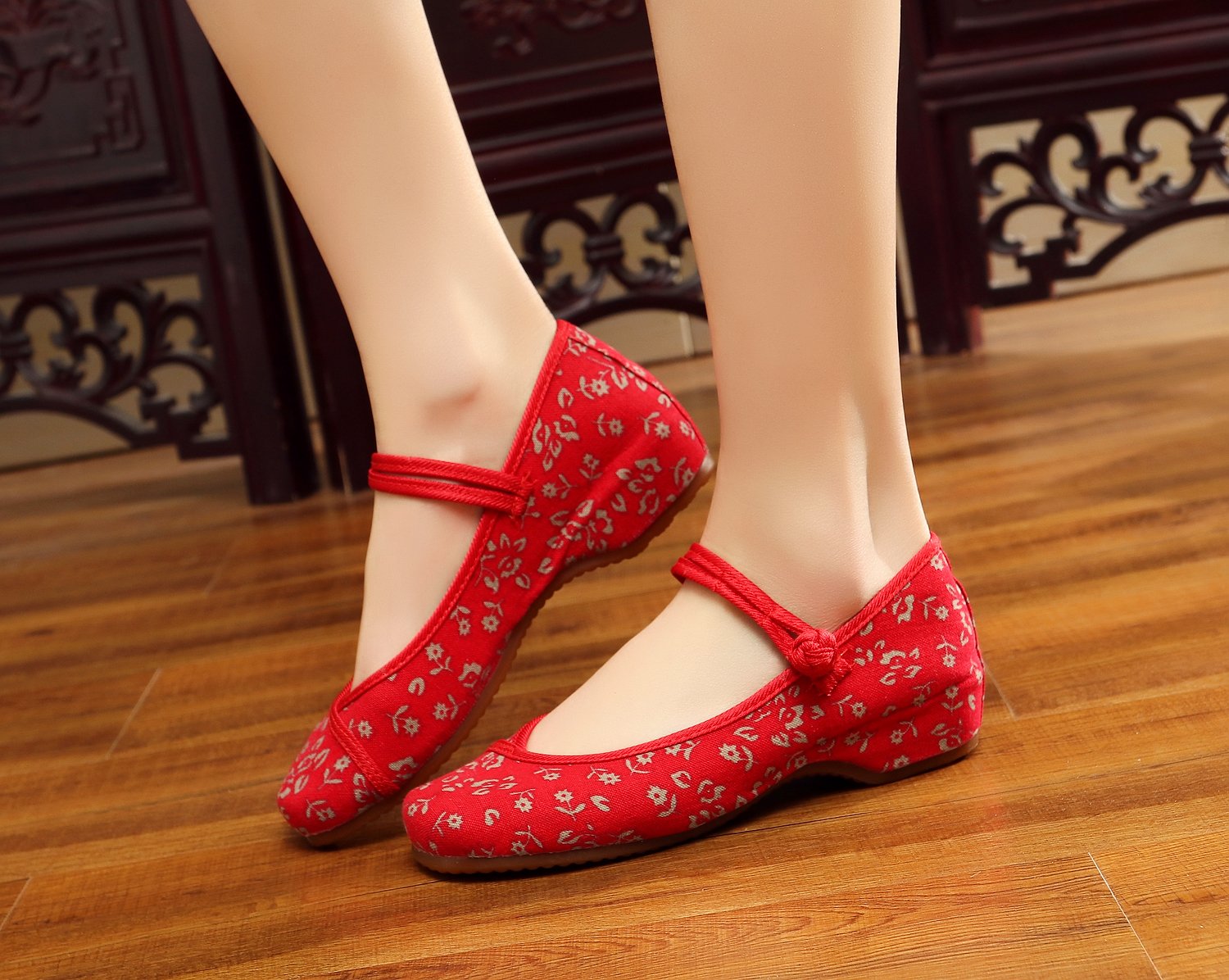Vintage Chinese Style Women's Embroidered Mary Jane Shoes - Traditional Qipao Dress Flats for Women - Perfect for Tea Parties, Cultural Events & Asian Fashion Outfits