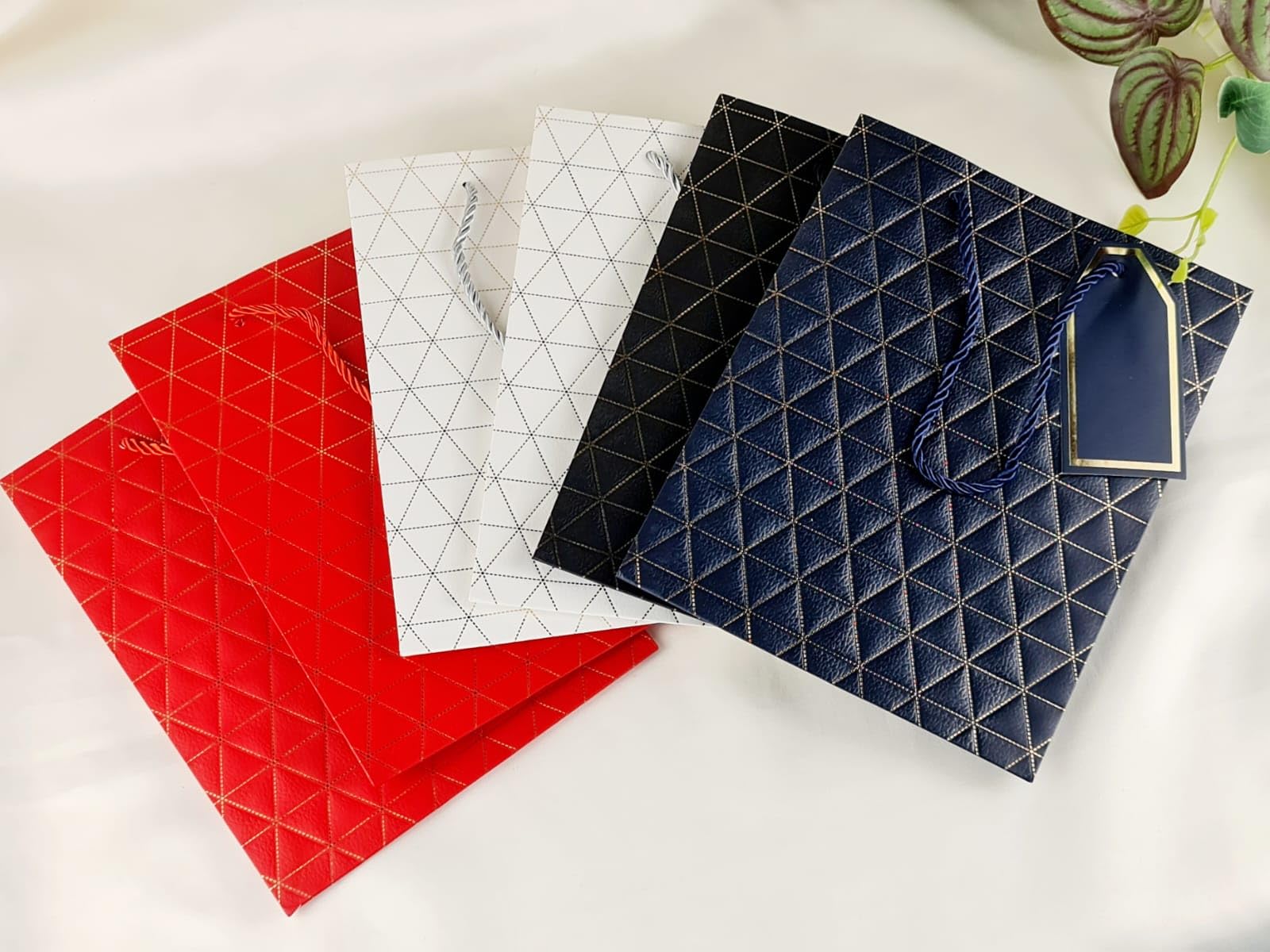 Golden Stripe Gift Bags 6-Pack with Handles - Perfect for Weddings, Christmas & Birthday Gifts