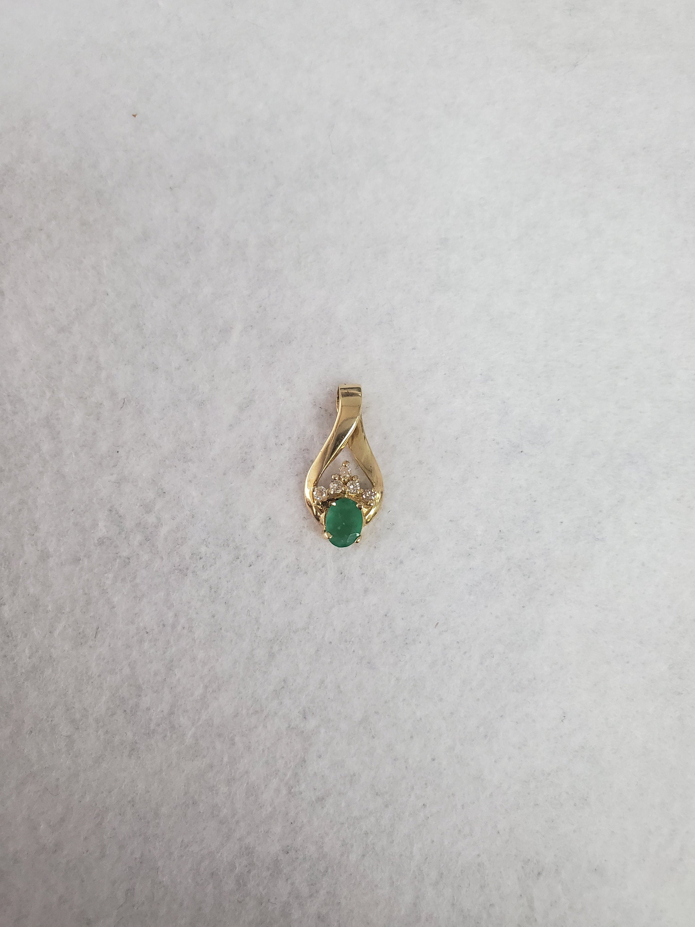 Exquisite 0.78ct Oval Emerald & Diamond Pendant in 14K Yellow Gold - Elegant Necklace for Weddings, Anniversaries & Special Occasions