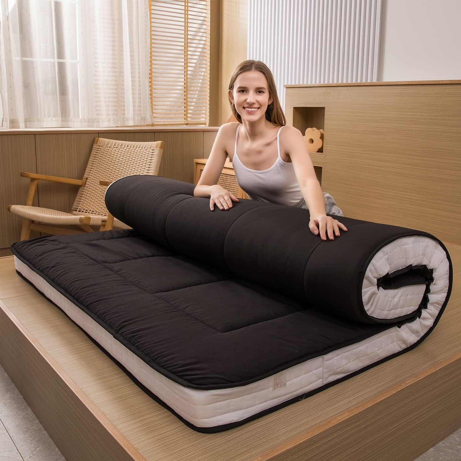MAXYOYO Japanese Floor Futon Mattress - Extra Thick Quilted Padded Sleeping Pad, Breathable Foldable Guest Bed for Camping, Couch & Small Spaces (Queen Size, Black) - Perfect for Home, Office & Travel Use