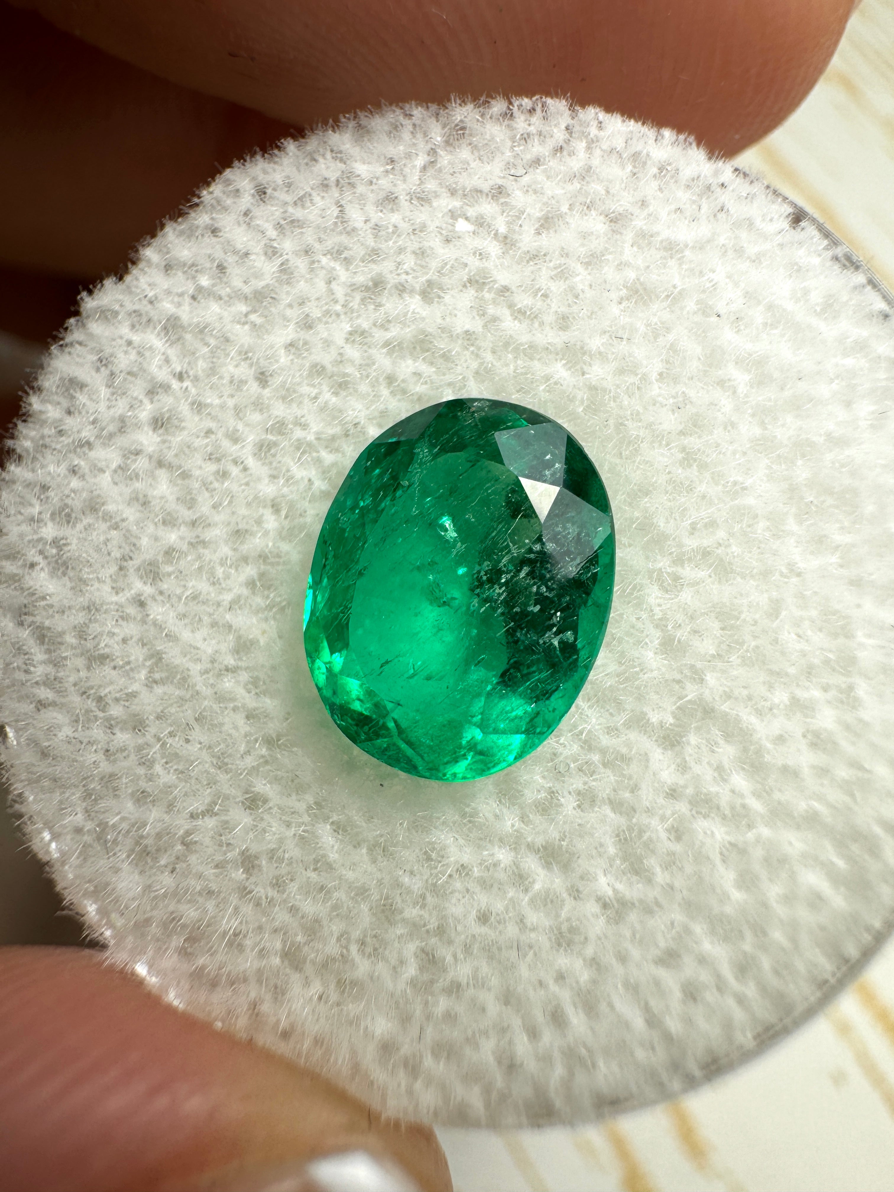 2.16 Carat 10x8mm Vivid Muzo Green Natural Loose Colombian Emerald Oval Cut Gemstone for Jewelry Making, Engagement Rings & Luxury Gifts